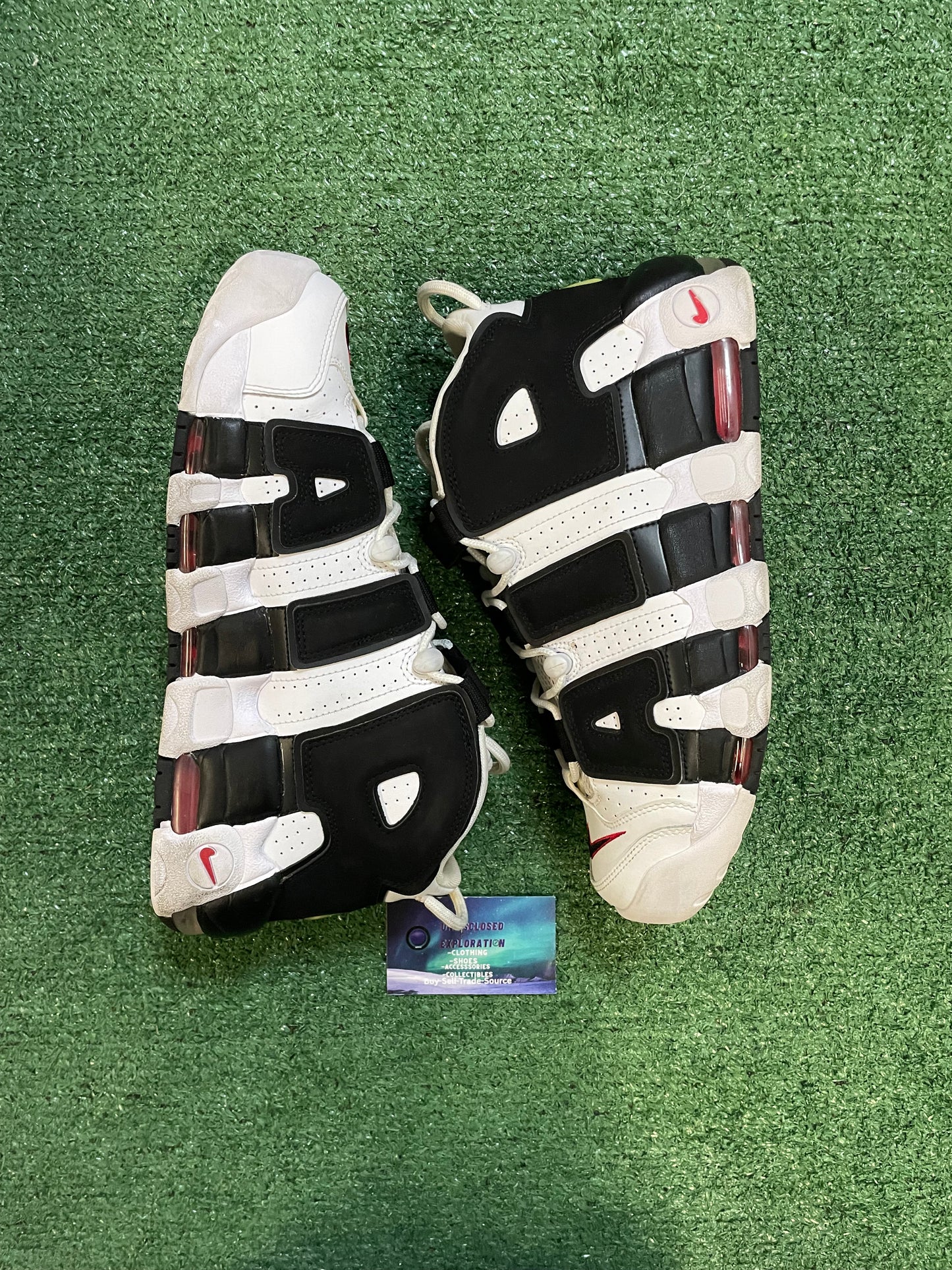 Nike air more uptempo Scottie pippen size 11men/12.5women