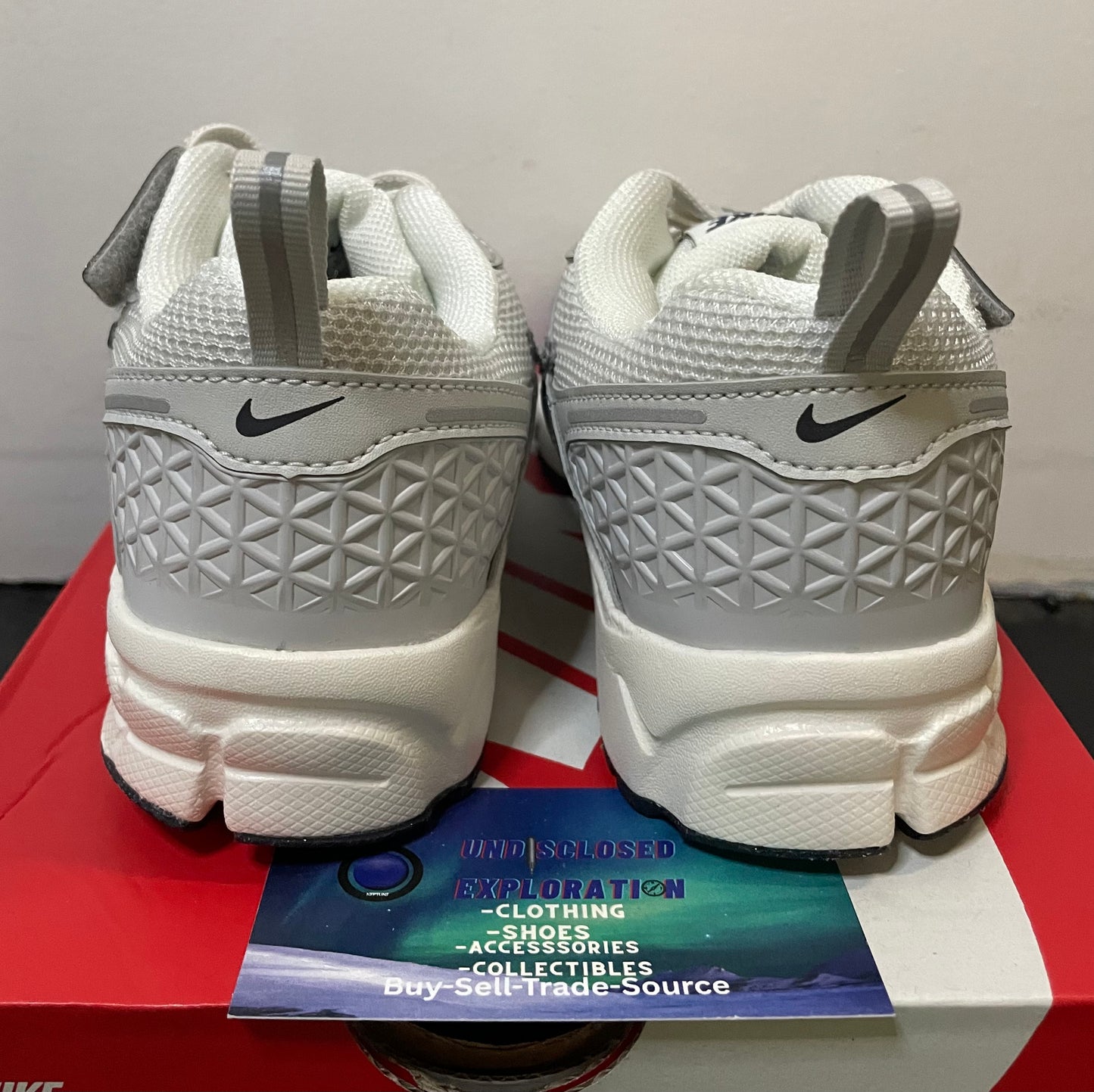 Nike Vomero 5 Photon dust chrome