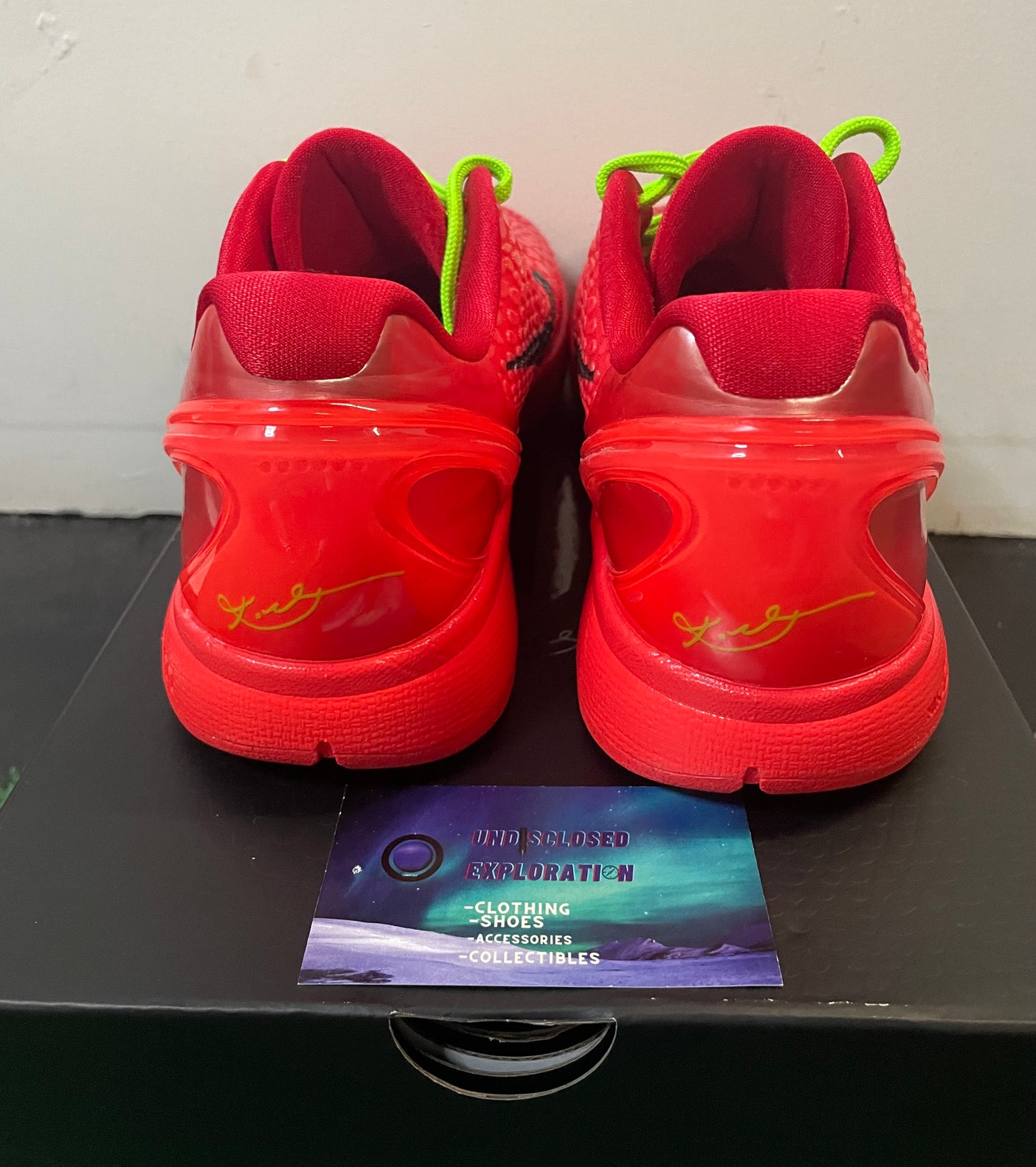 Kobe 6 reverse grinch size 11men/12.5women