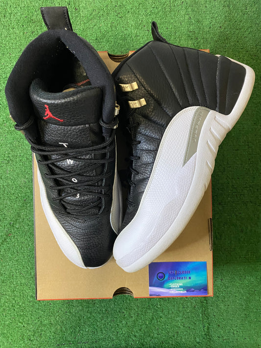 Jordan 12 Playoff 2022 size 11men/12.5women