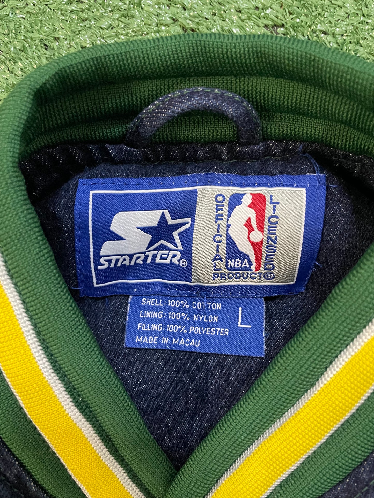Vintage 1990s Seattle supersonics denim jacket