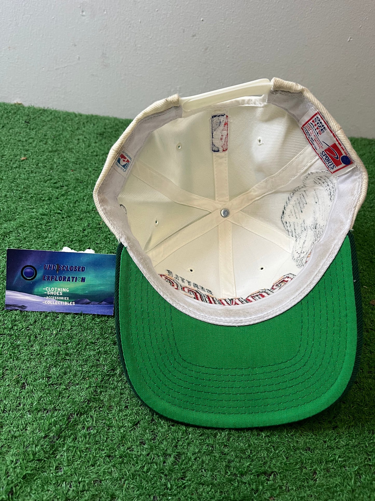 Vintage 1990s Seattle Sonics laser dome sports specialities