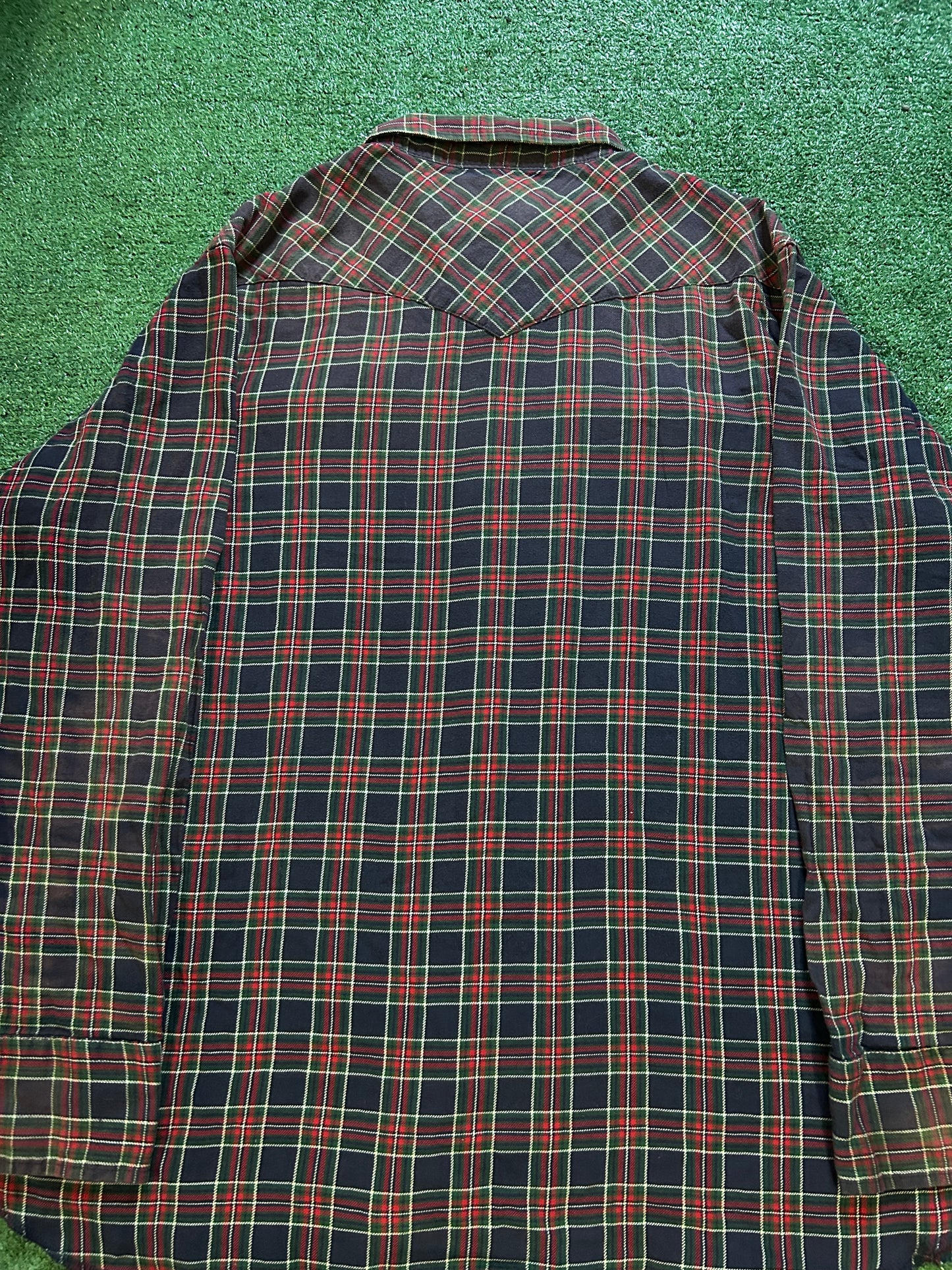 Vintage wrangler pearl snap black and red flannel