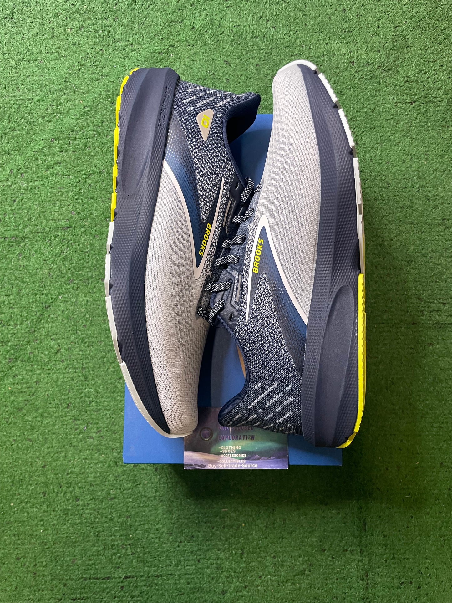 Brooks launch 10 iris ballad blue