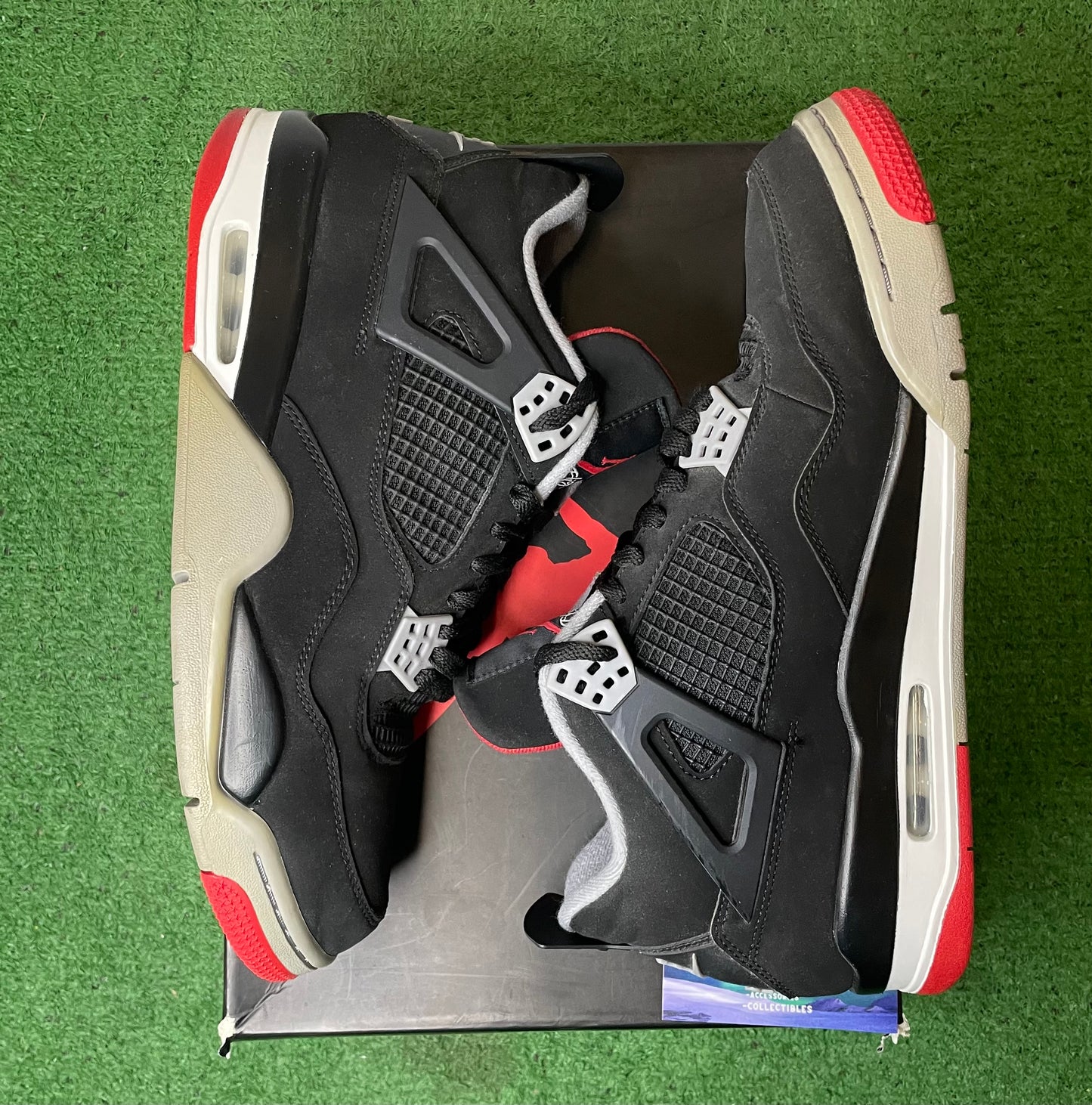 Jordan 4 Bred 2019 size 11men/12.5women