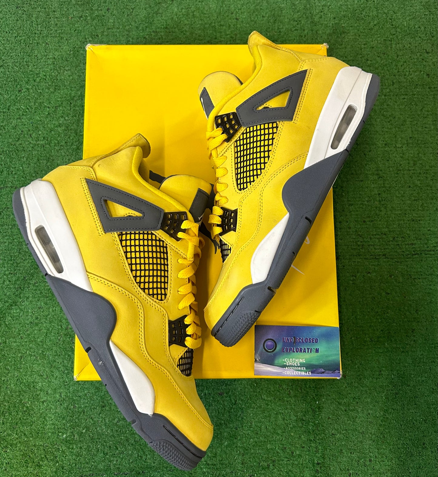 Jordan 4 lighting 2021 size 11.5men/13women