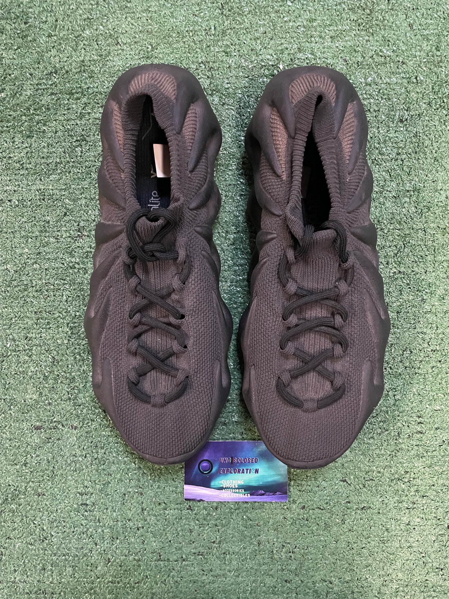 Adidas Yeezy 450 dark slate size 12men/13.5women