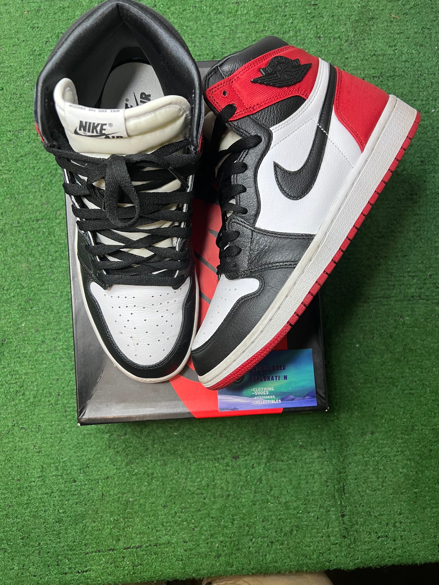Jordan 1 high satin black toe size 8men/9.5women