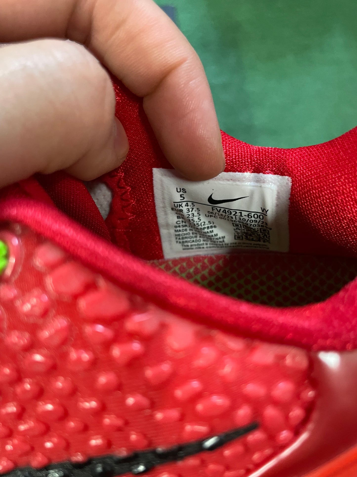 Kobe VI 6 reverse grinch