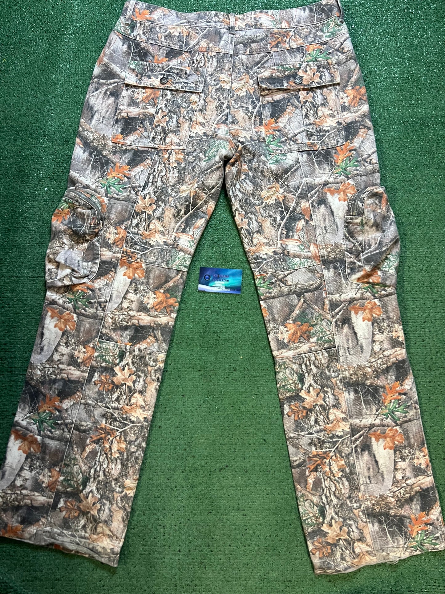 Gv Gallery raspberry hills camo cargo pants
