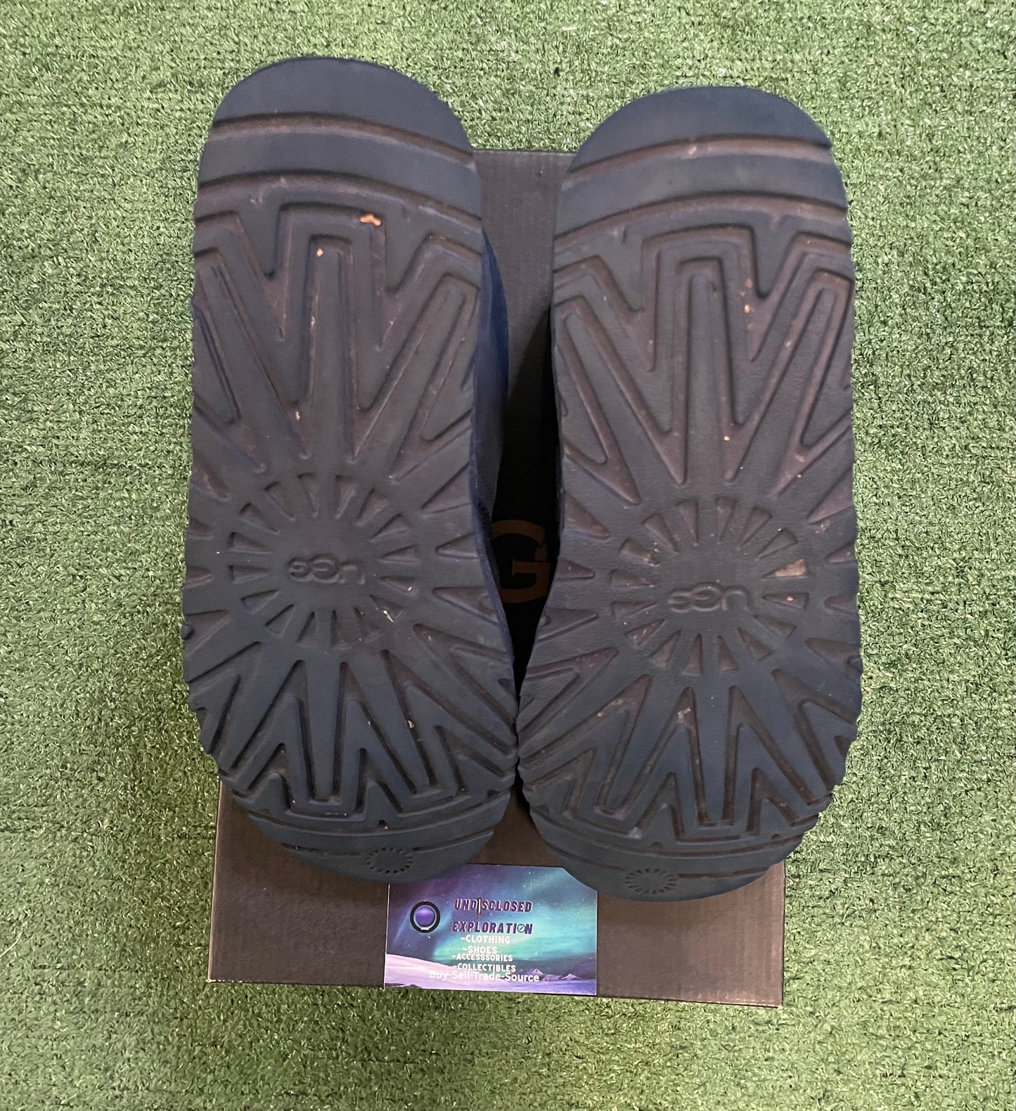 Ugg neumel navy boots Size 10men/11.5women