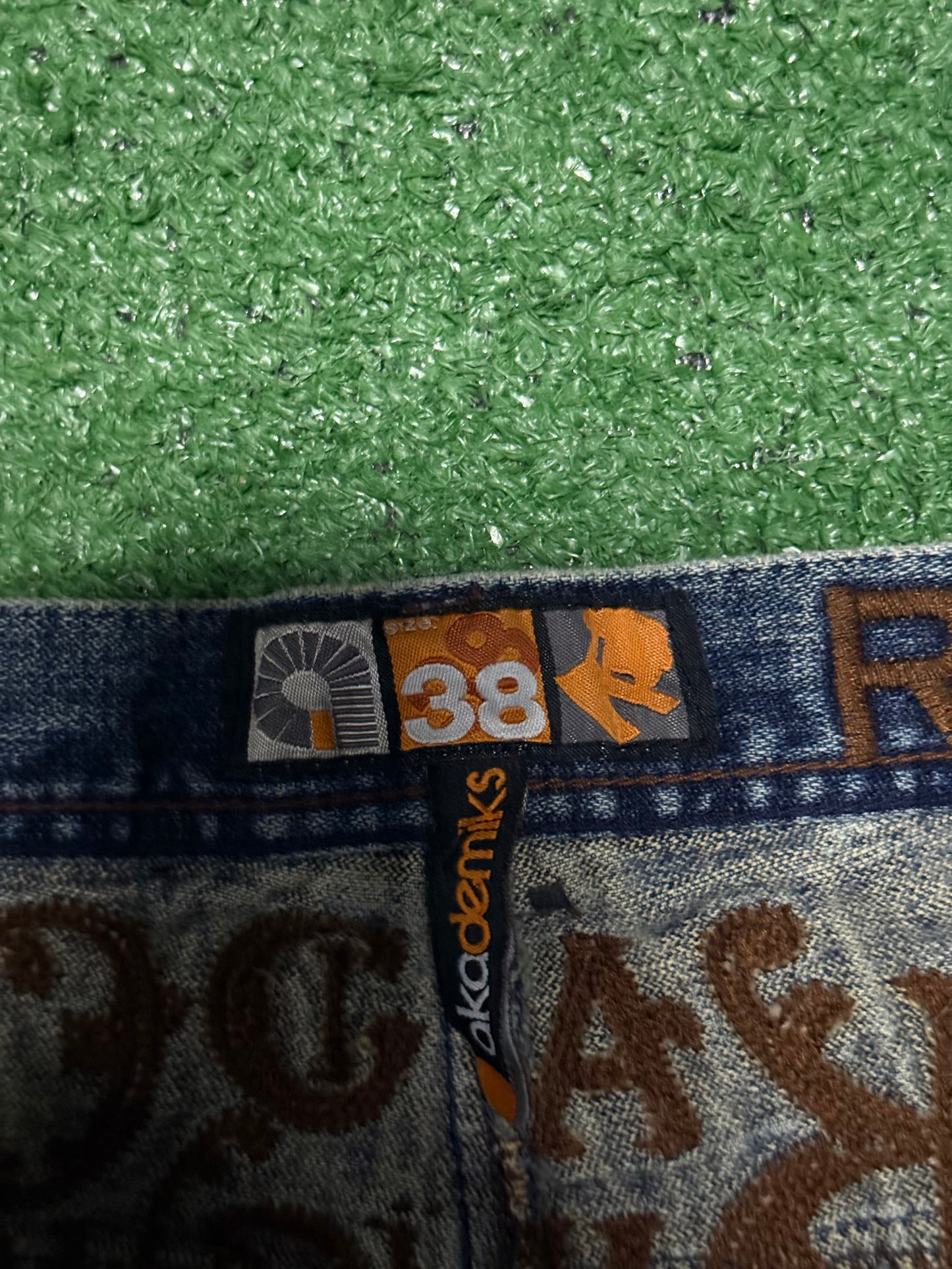 Vintage Akademiks Jeans