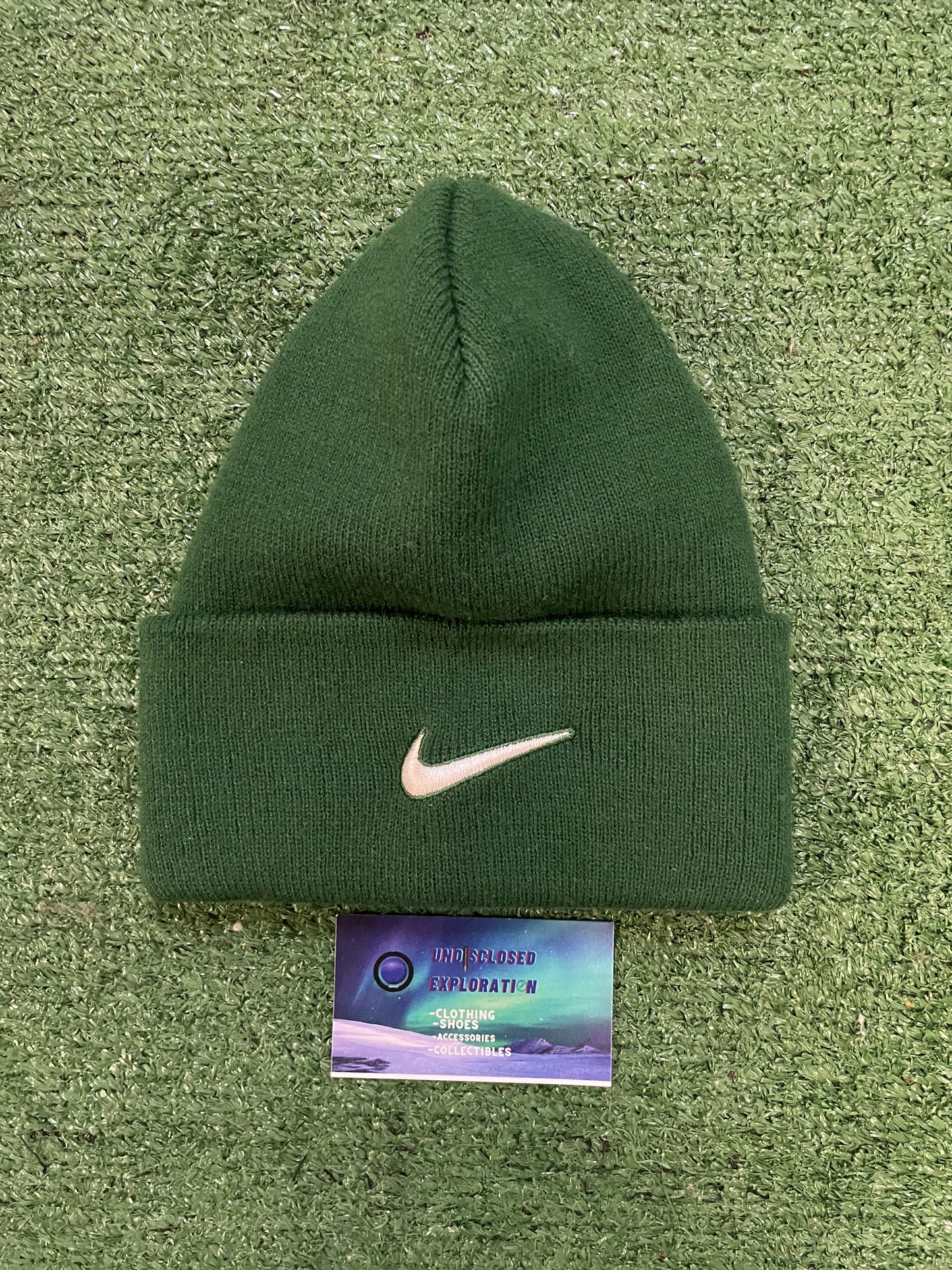 Nike Center swoosh forest green beanie