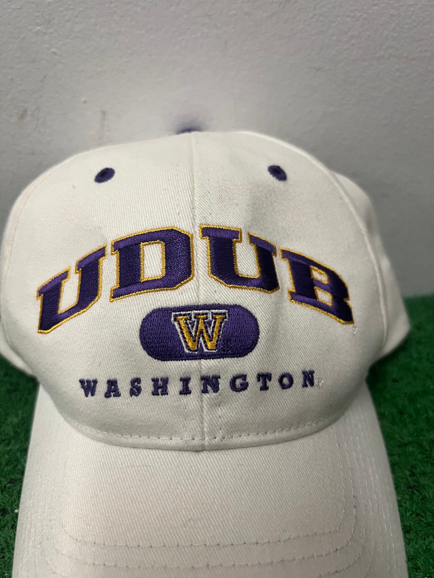 Vintage 1990s UDUB UW University of Washington hat
