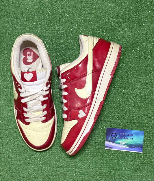 Nike Dunk Low Valentine 2004 7 Men/8.5 Women “Preowned”