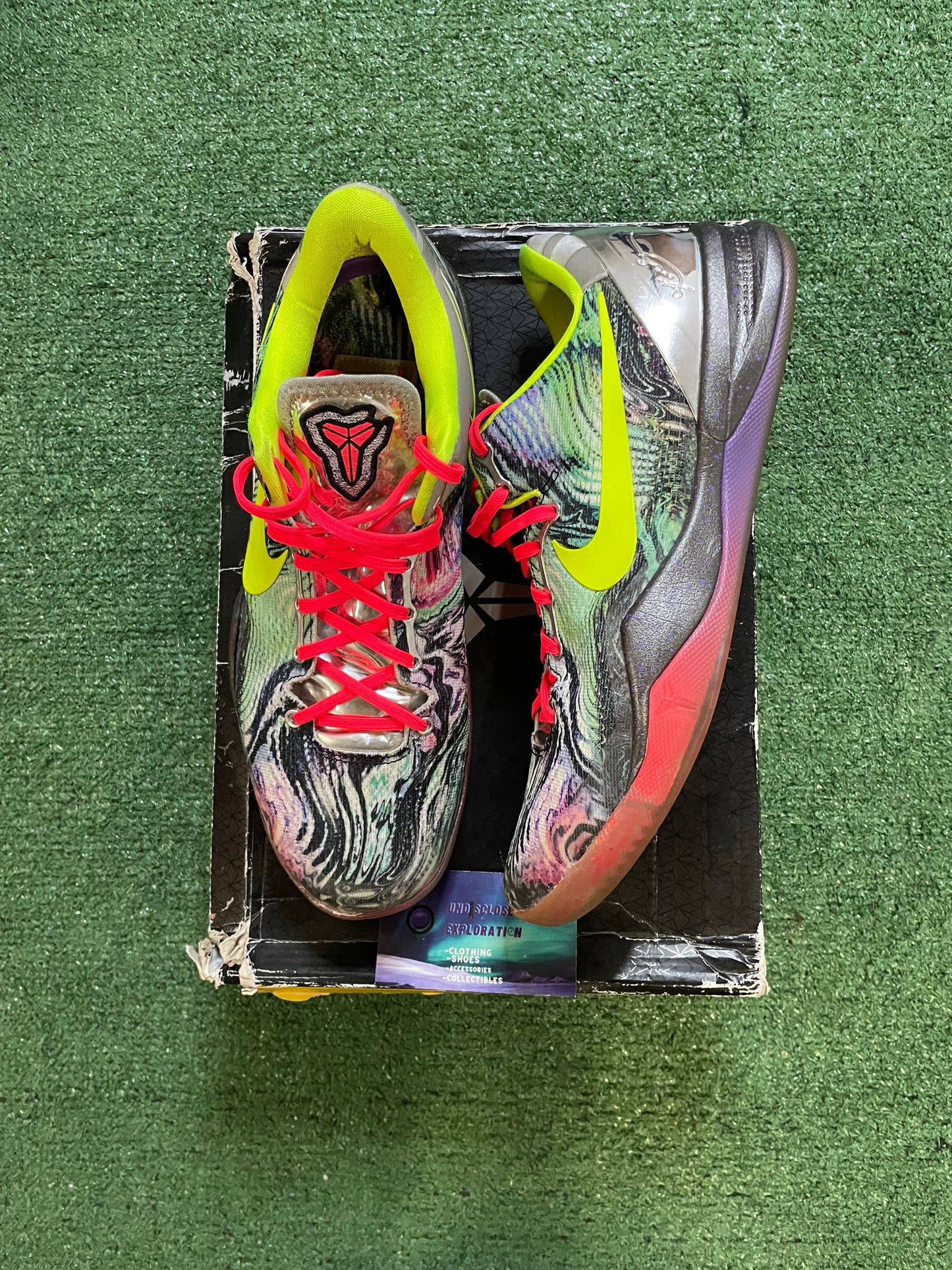 Nike Kobe 8 prelude size 10men/11.5women
