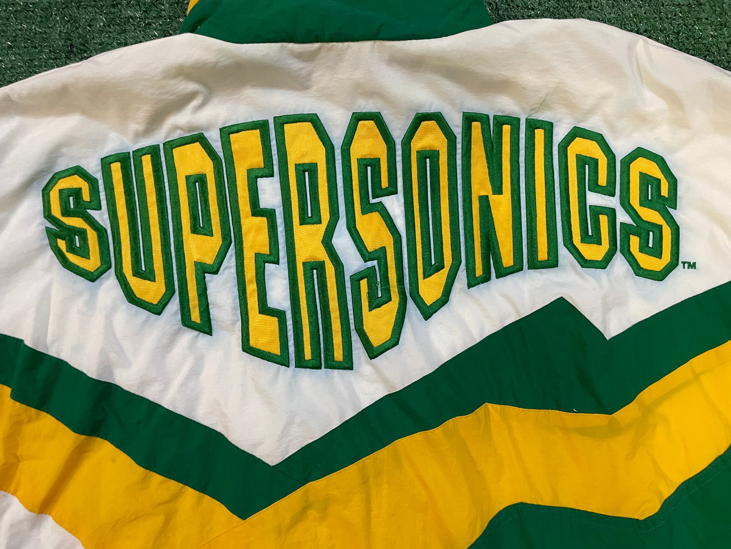 Vintage 1990s Seattle SuperSonics NBA western Conference jacket