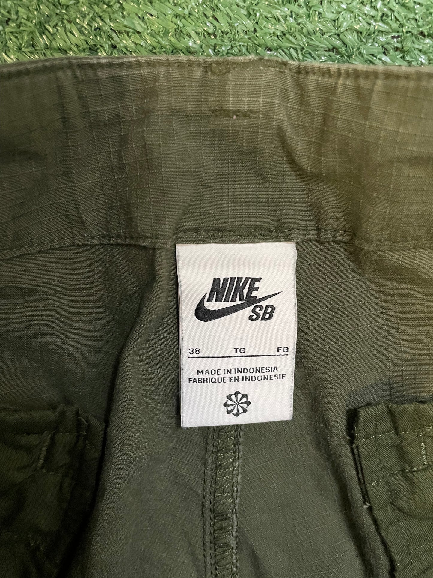 Nike SB olive cargo pants