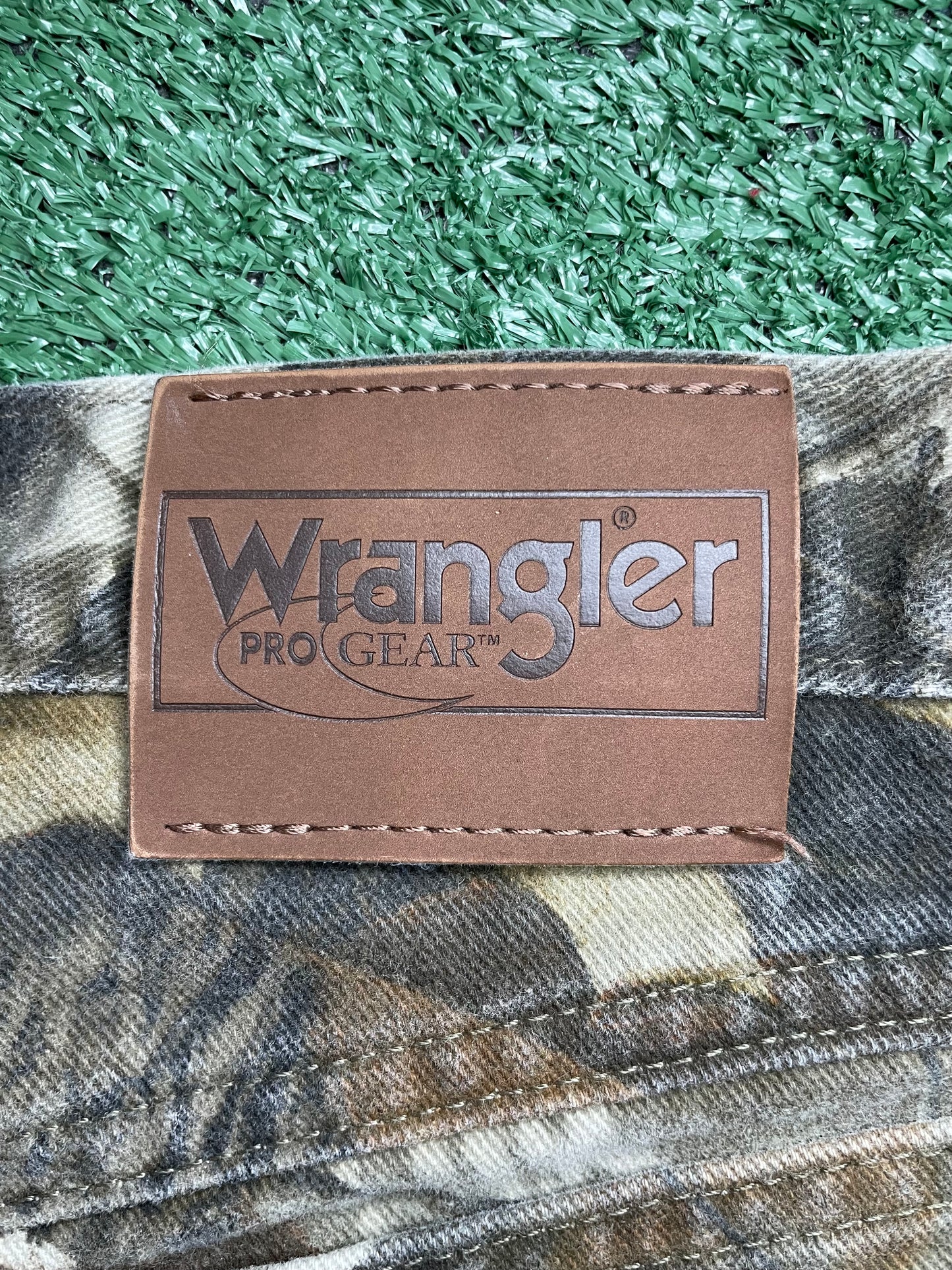 Vintage 2000s wrangler camouflage pants
