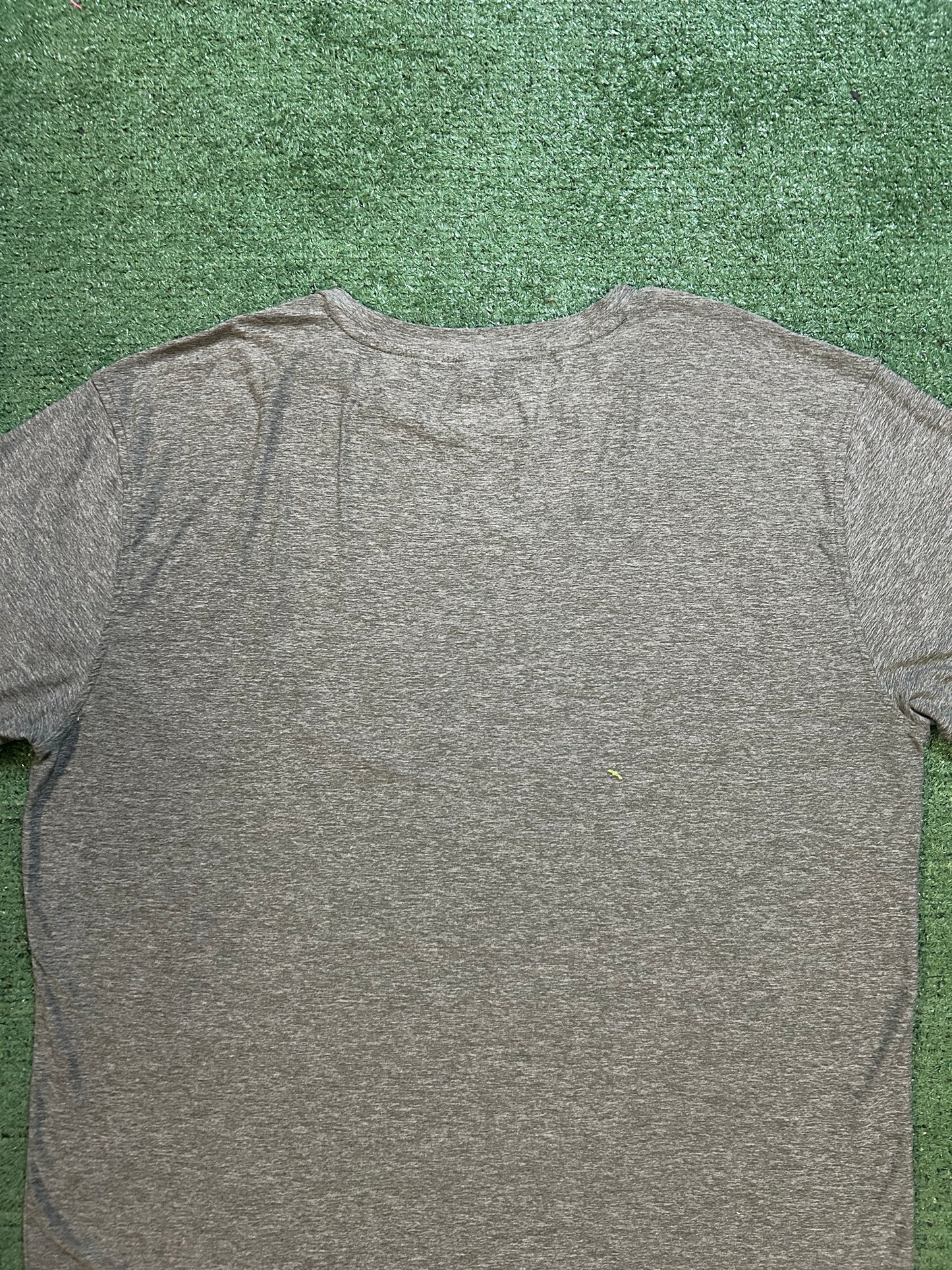 Vuori starto tech heather grey tee