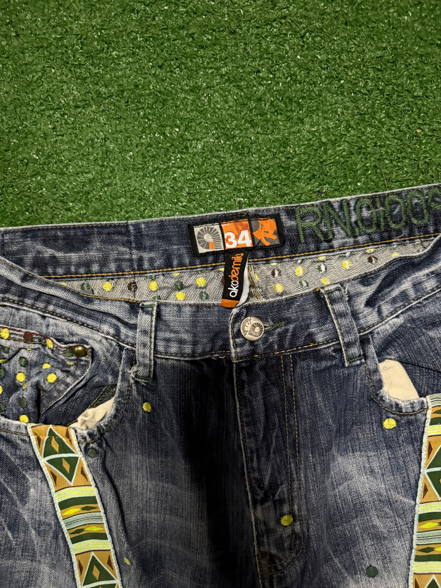 Vintage Akademiks Jeans