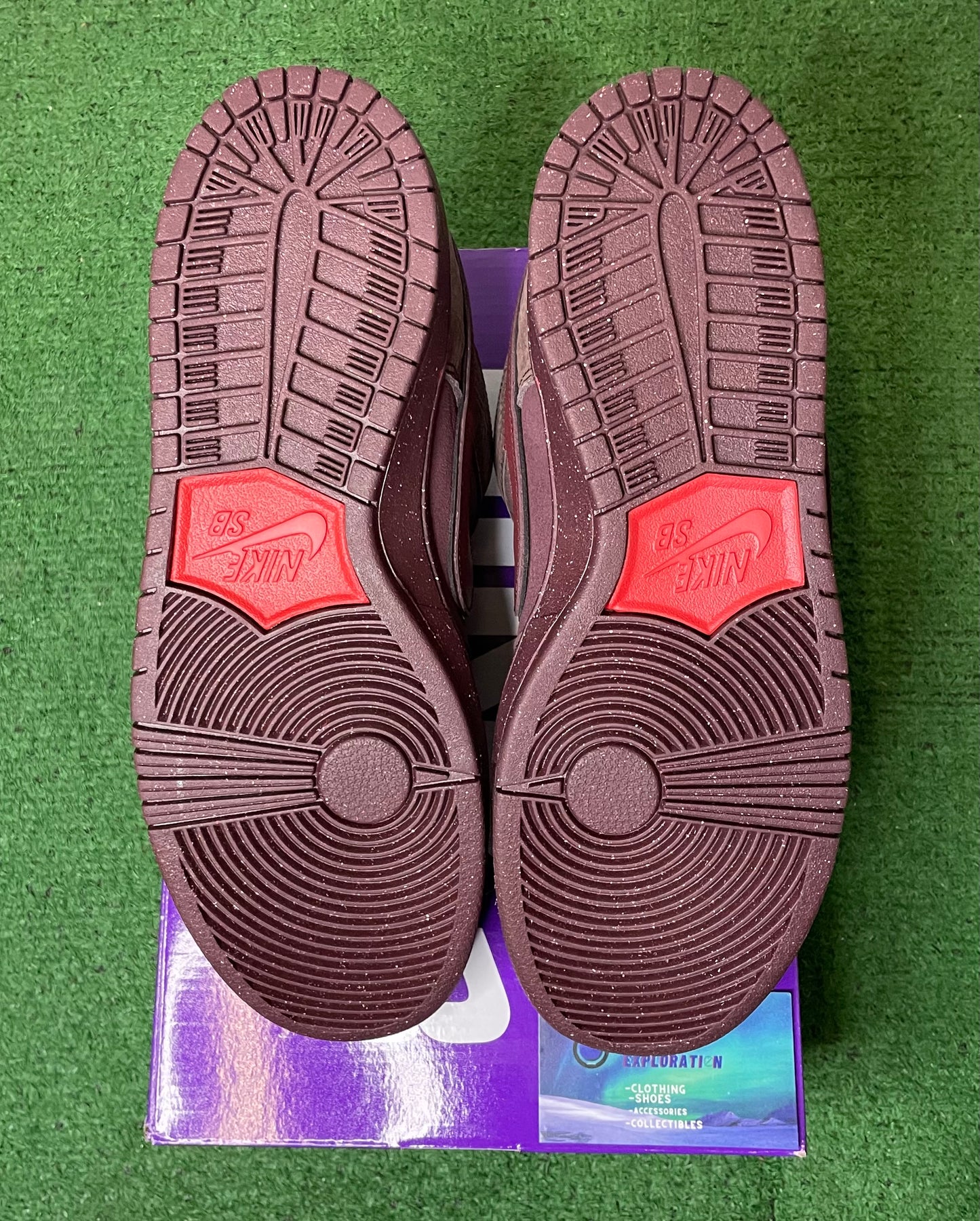 Nike sb dunk low city of love burgundy