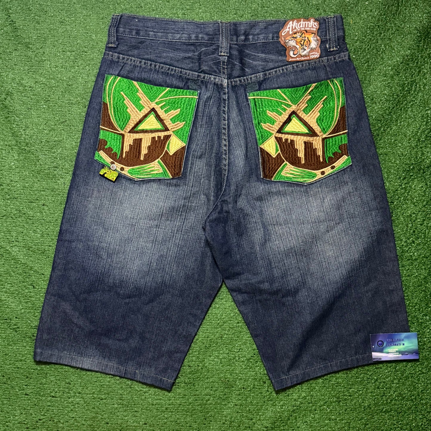 Vintage Akademiks Jorts