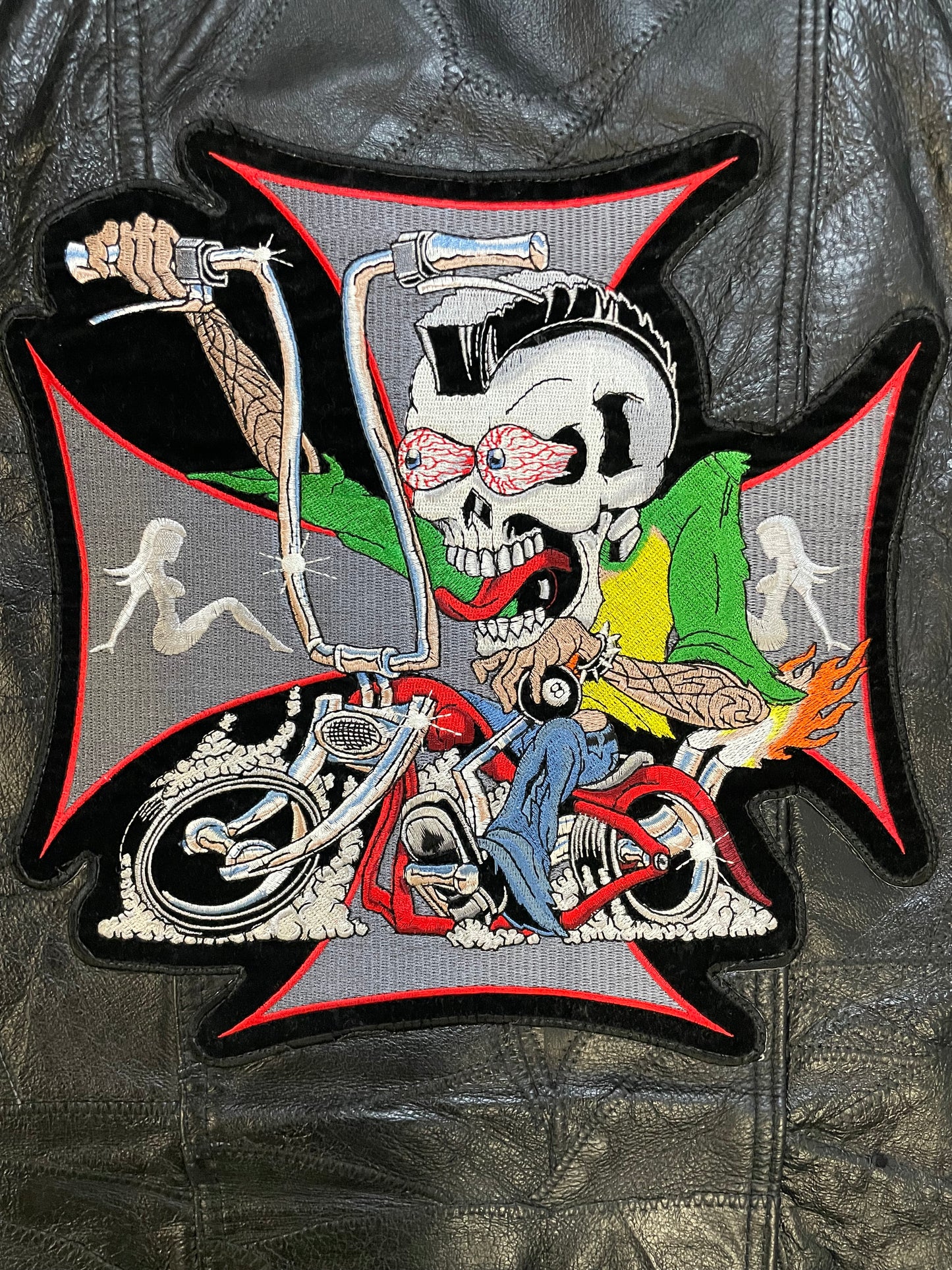 Vintage Navarre Genuine Leather embroidered skull vest