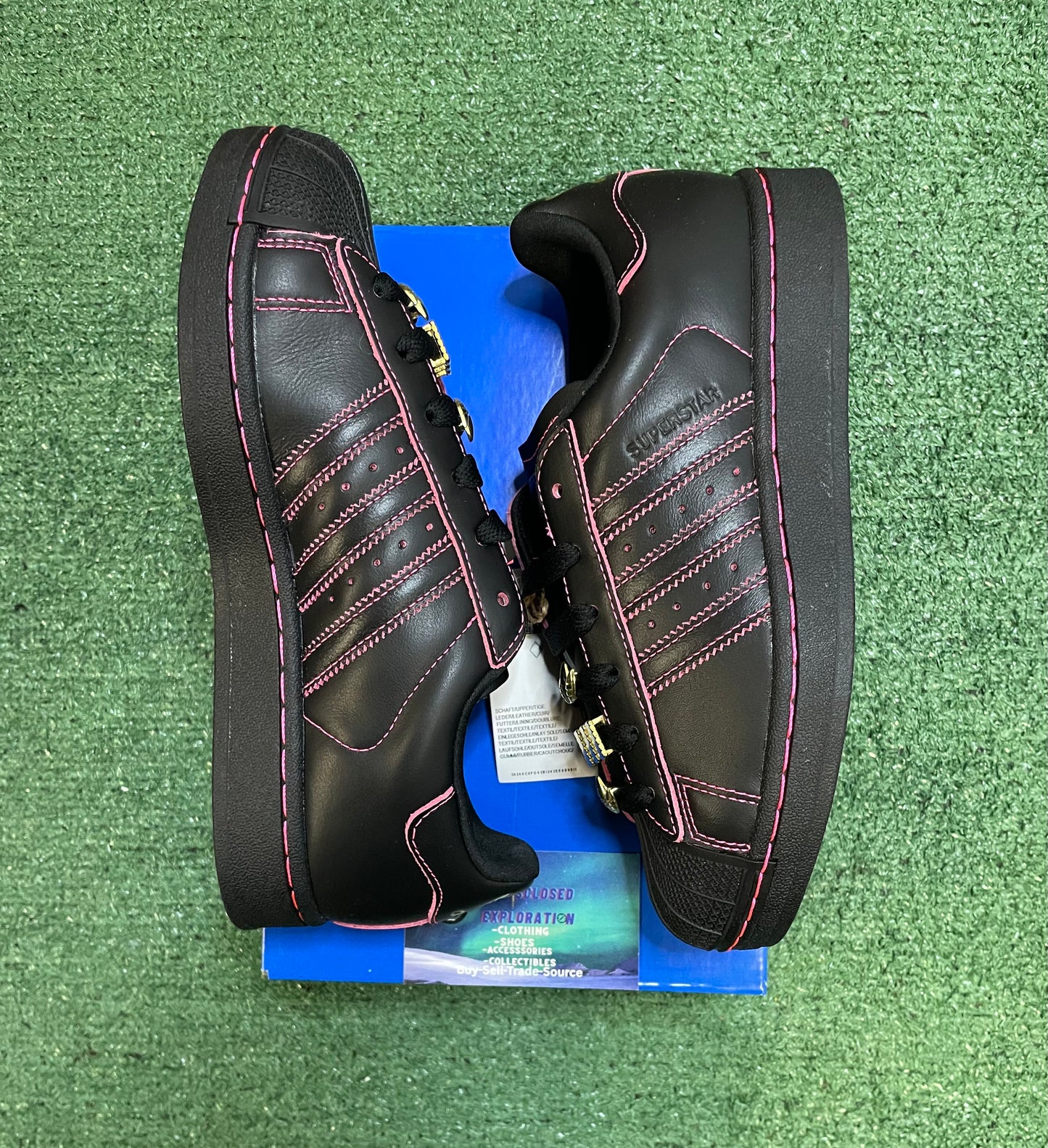 Adidas Superstar black and pink