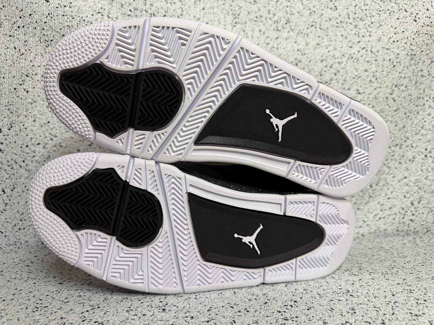 Jordan 4 Fear