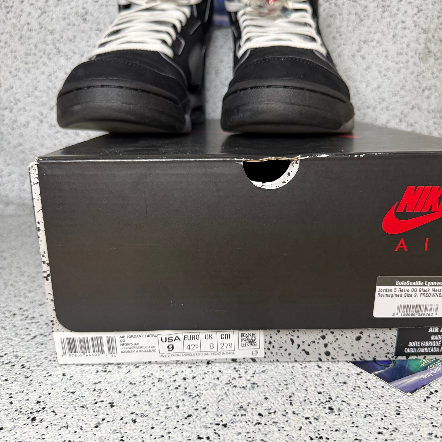 Jordan 5 Black Metallic Reimagined 9 Men “Preowned”