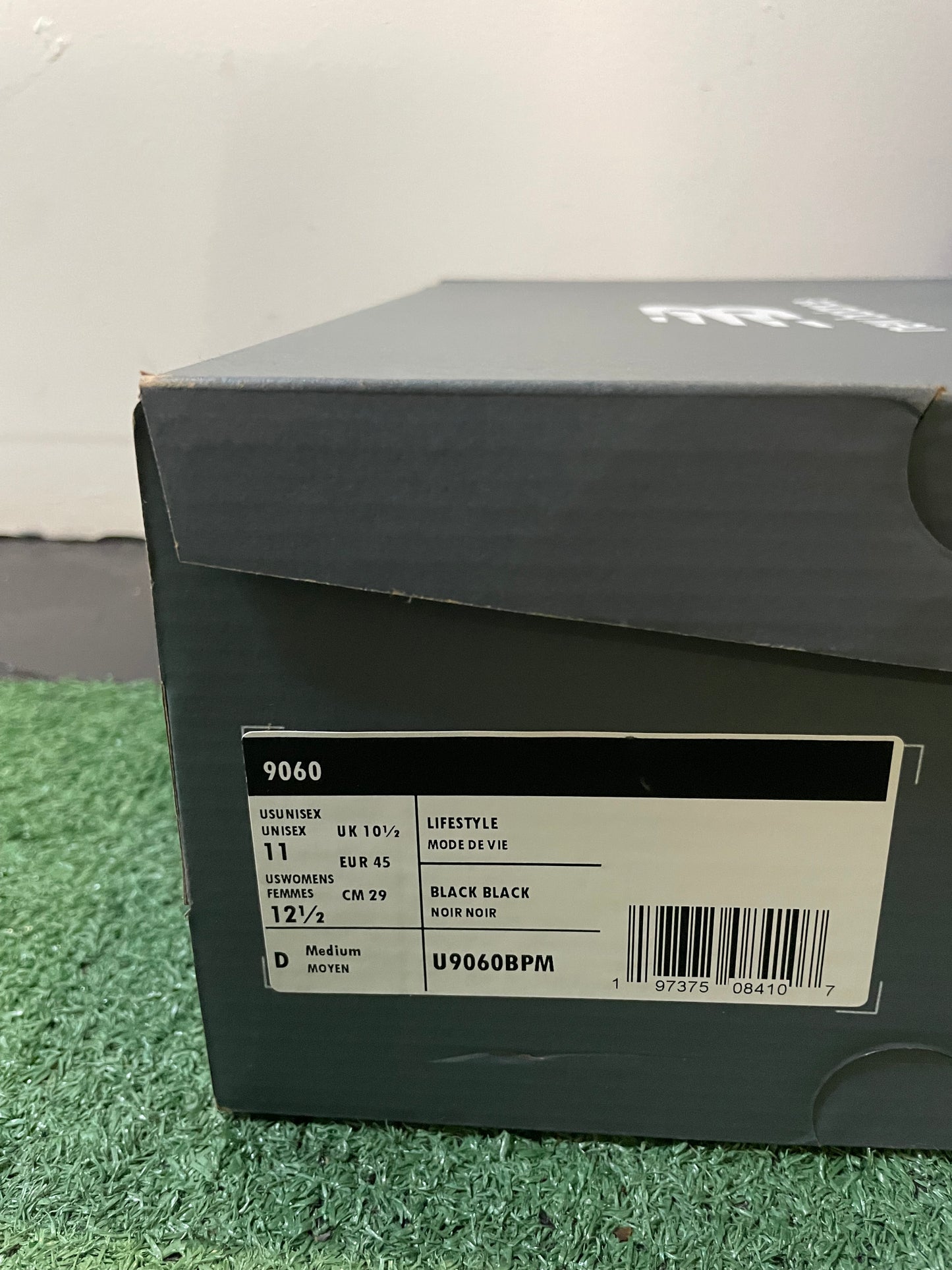 New Balance 9060 triple black