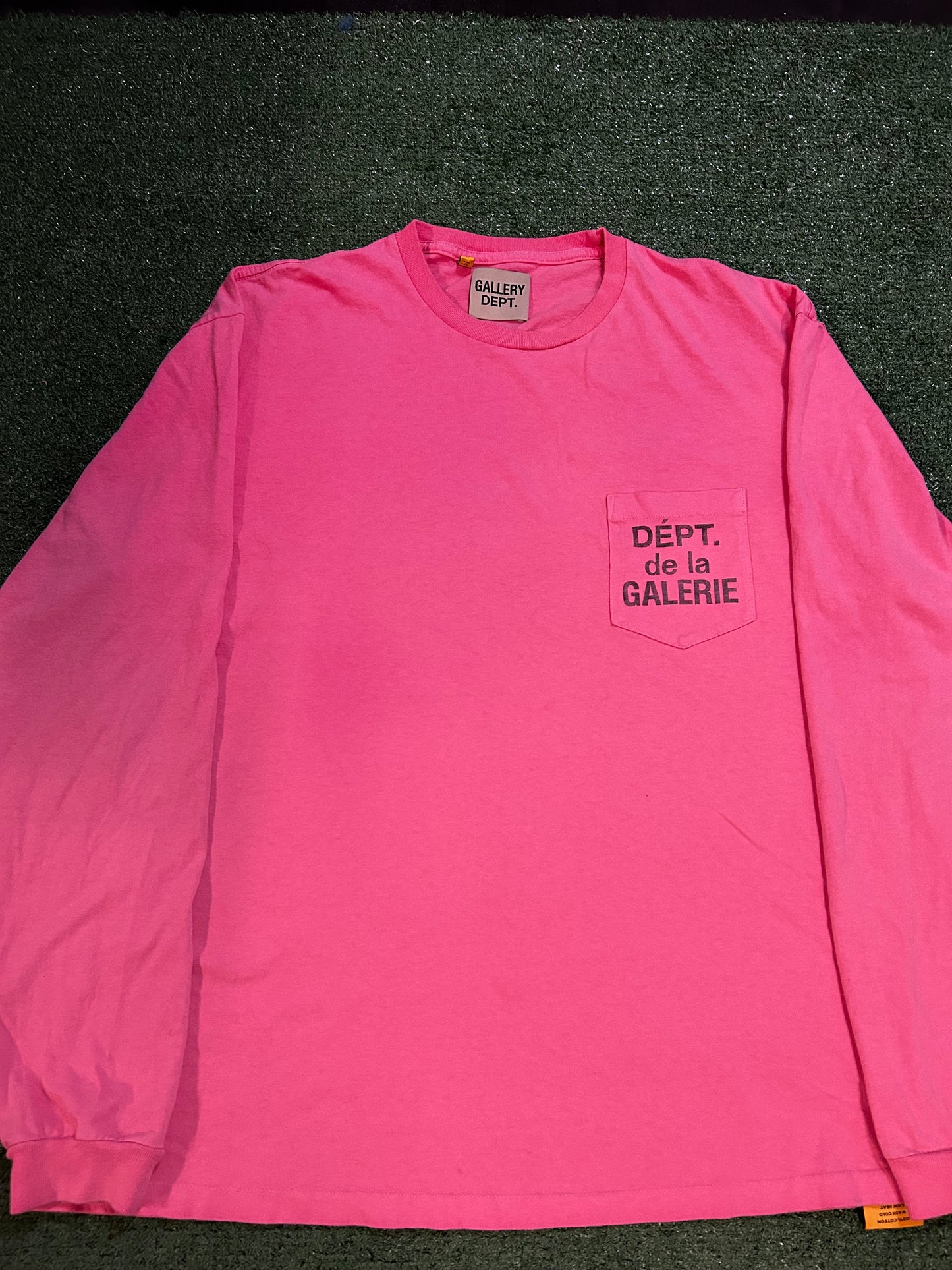 Gallery dept longsleeve pink pocket tee