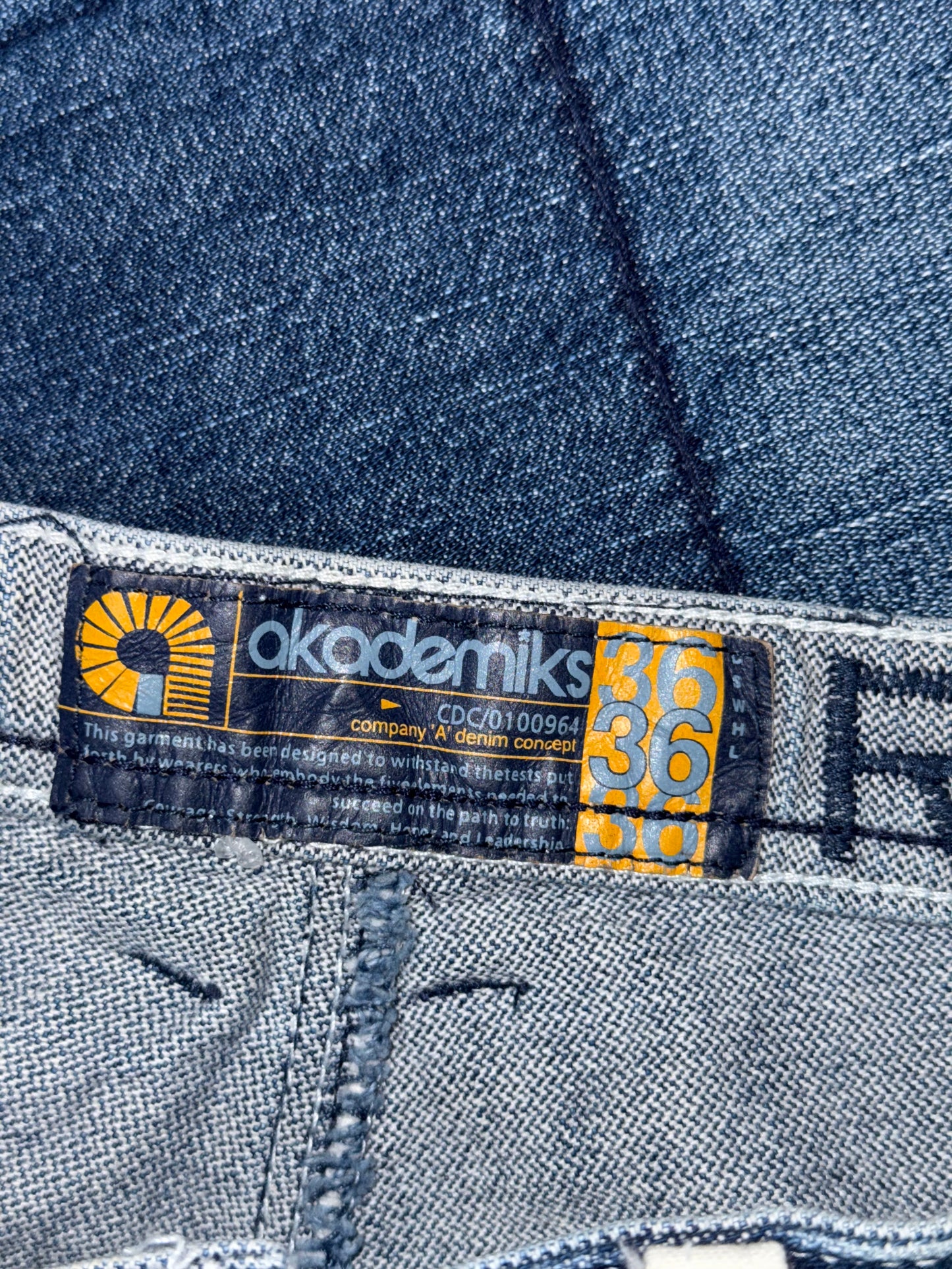 Vintage Akademiks Jeans