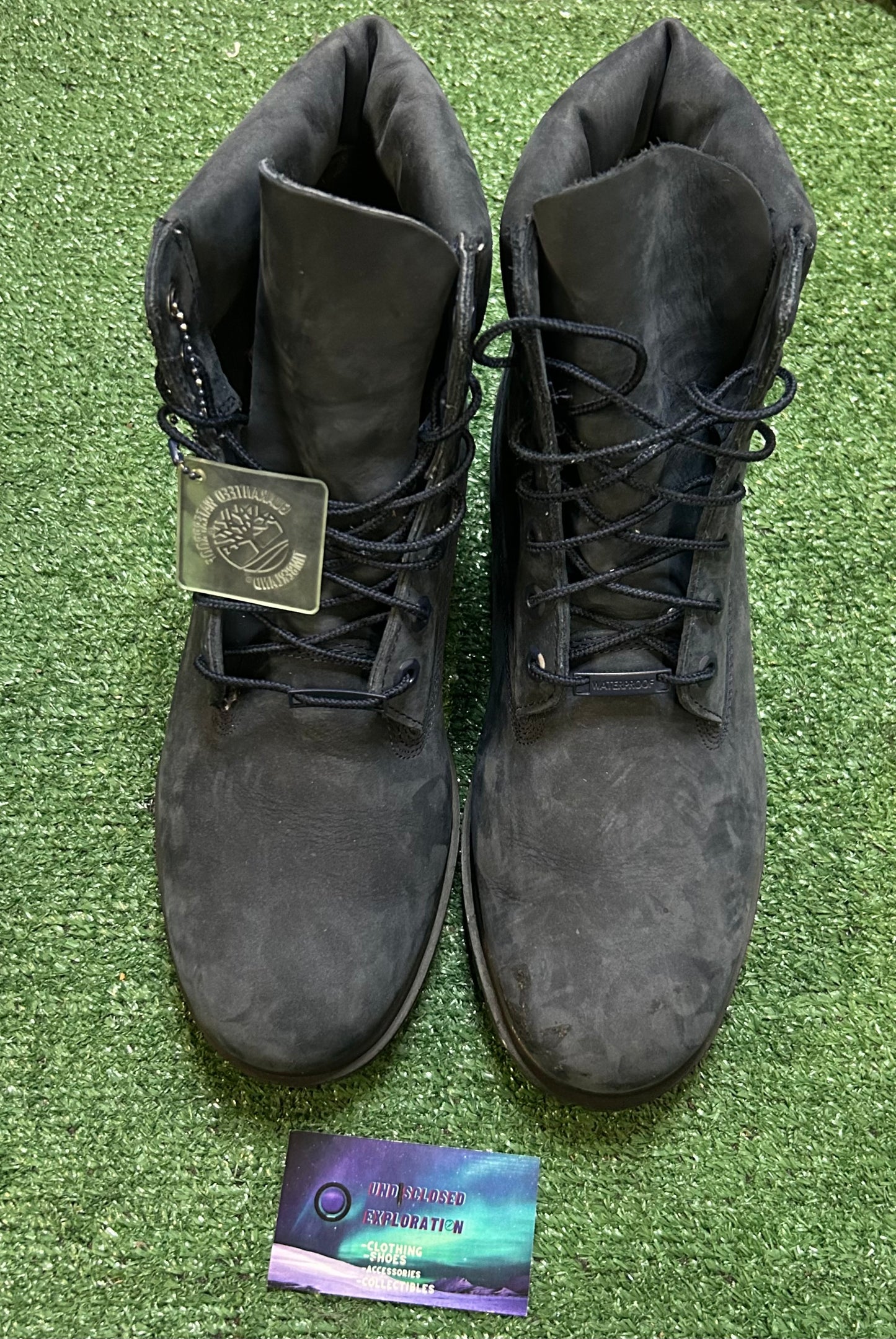 Timberland 6 inch dark blue suede boot 10.5men/12women