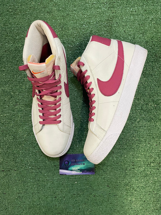 Nike SB Blazer sweet beet size 9.5men/11women