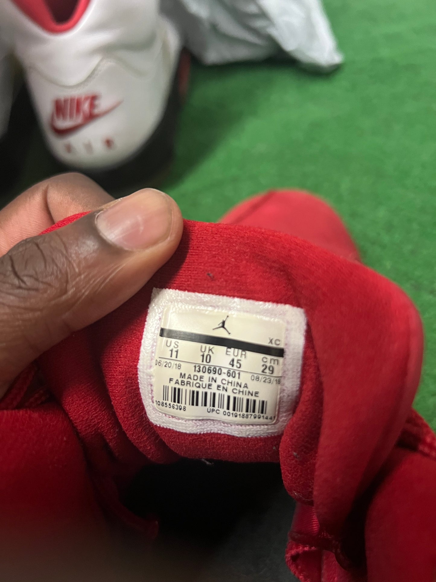 Jordan 12 gym red size 11men/12.5women