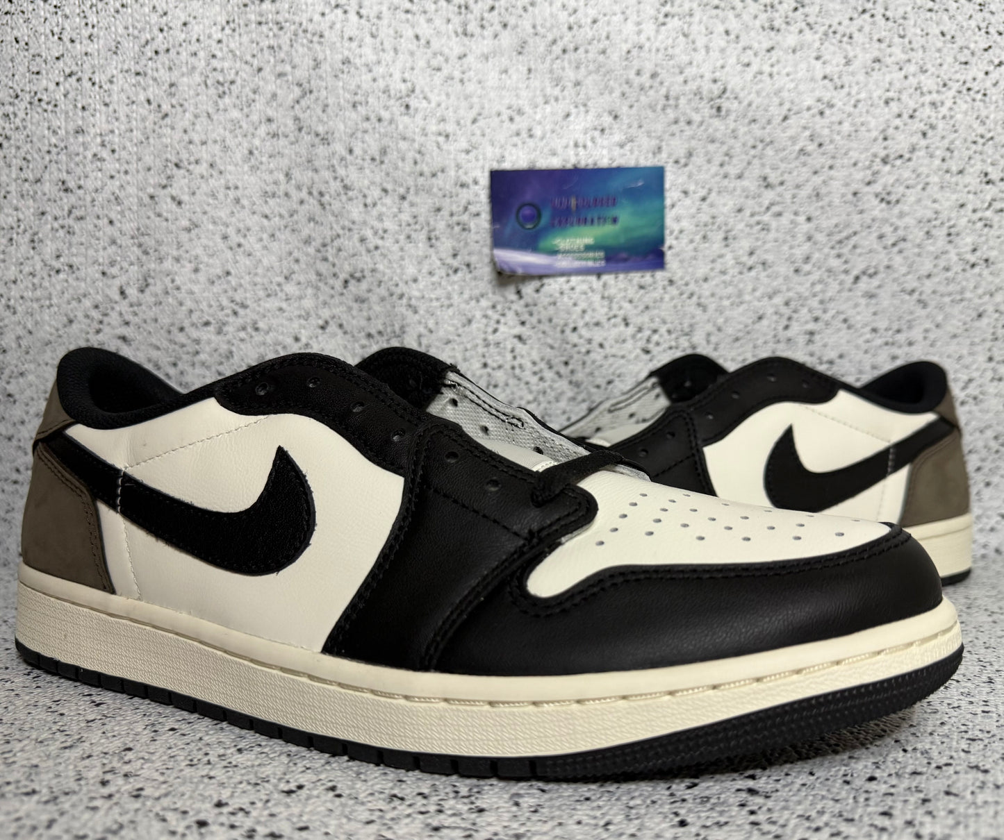 Jordan 1 Low Mocha