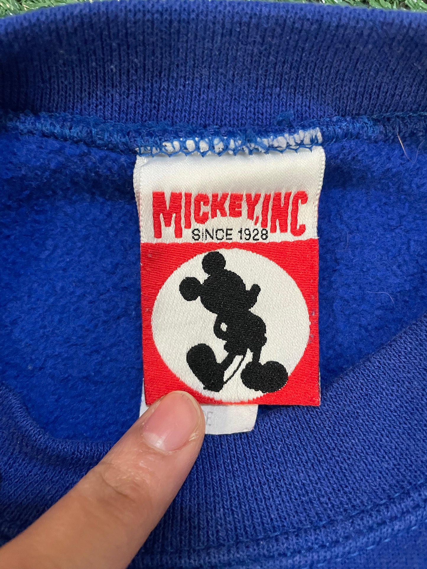 Vintage 1990s Walt Disney World 25th anniversary Crewneck