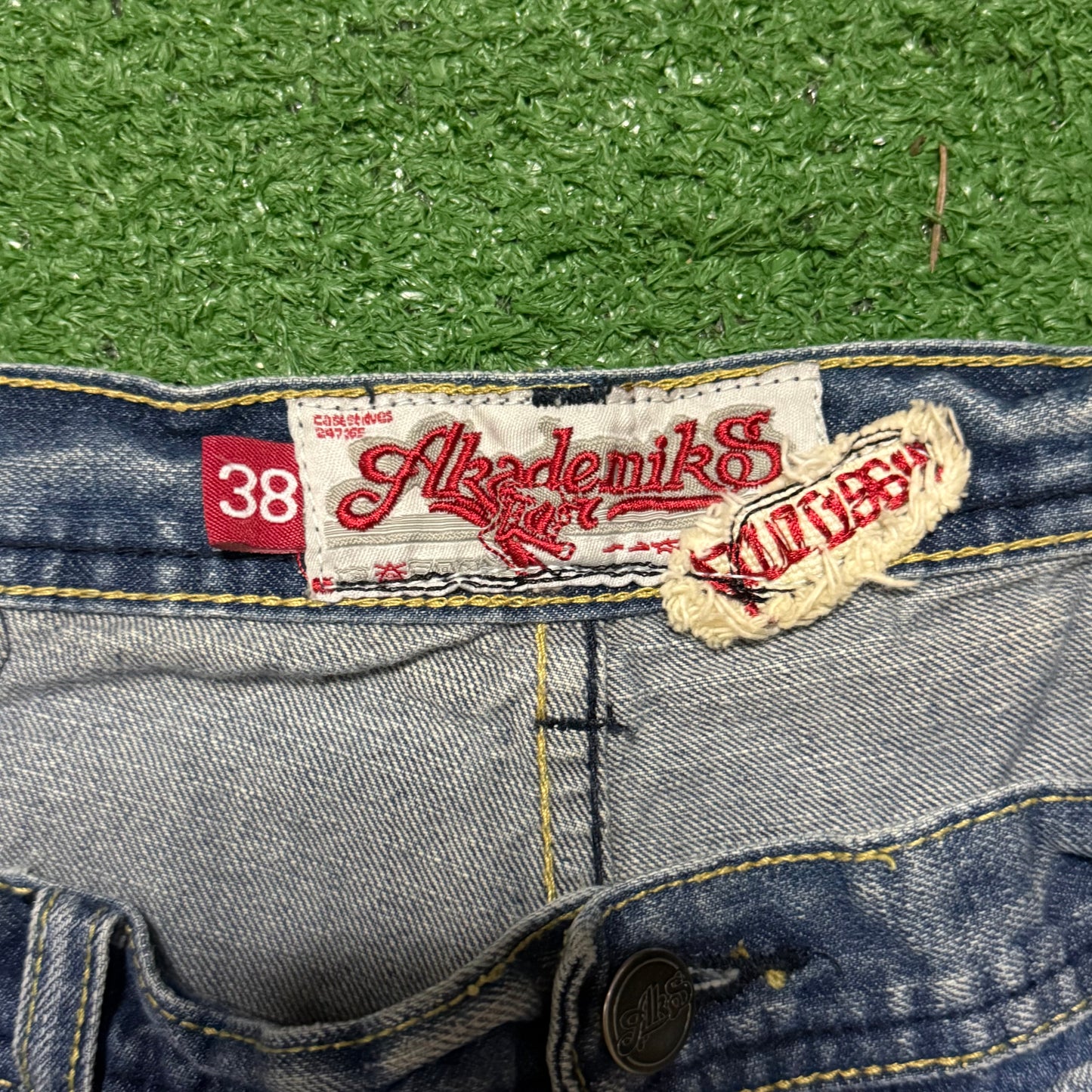 Vintage Akademiks Jorts