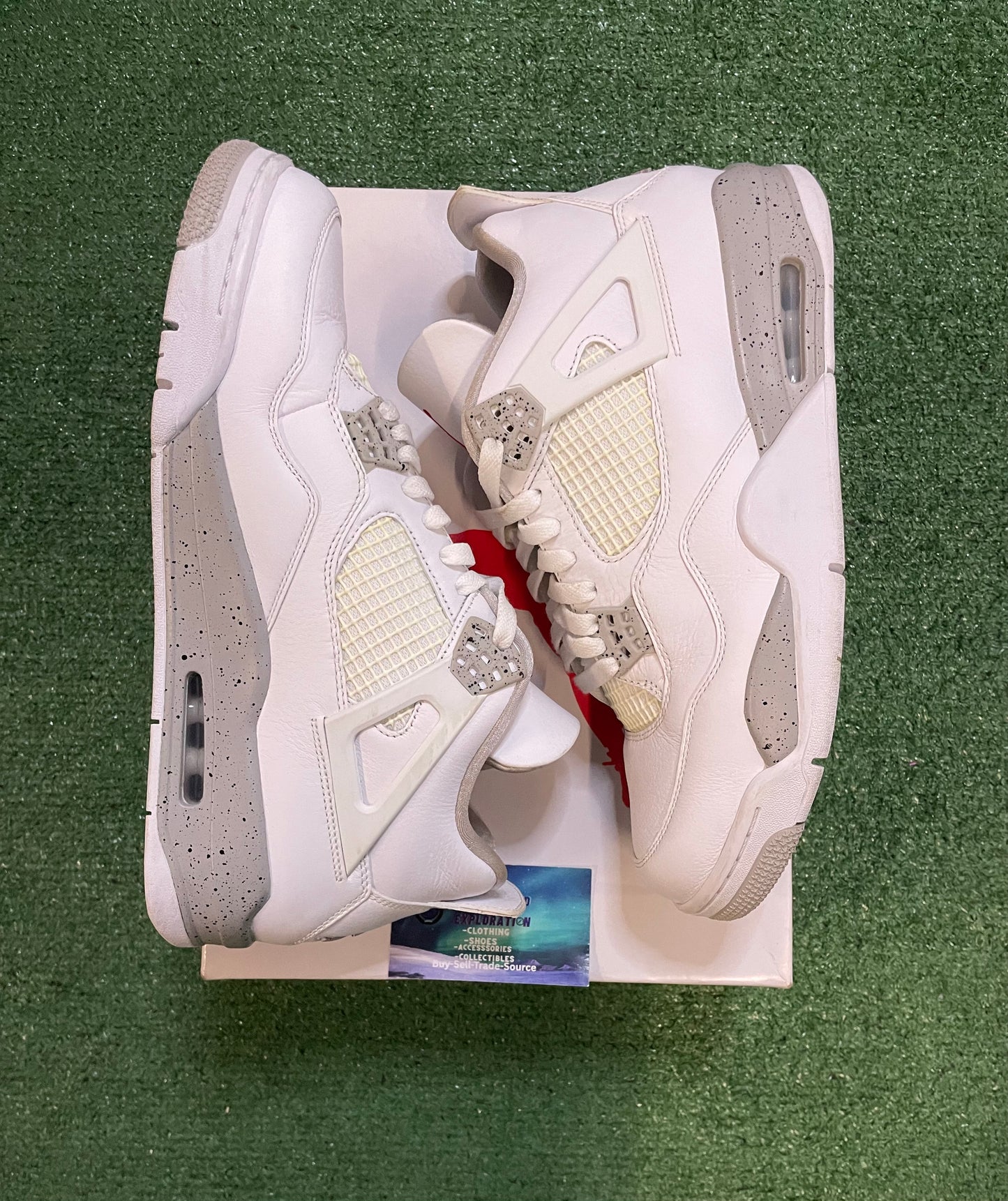 Air Jordan 4 white Oreo size 11men/12.5women