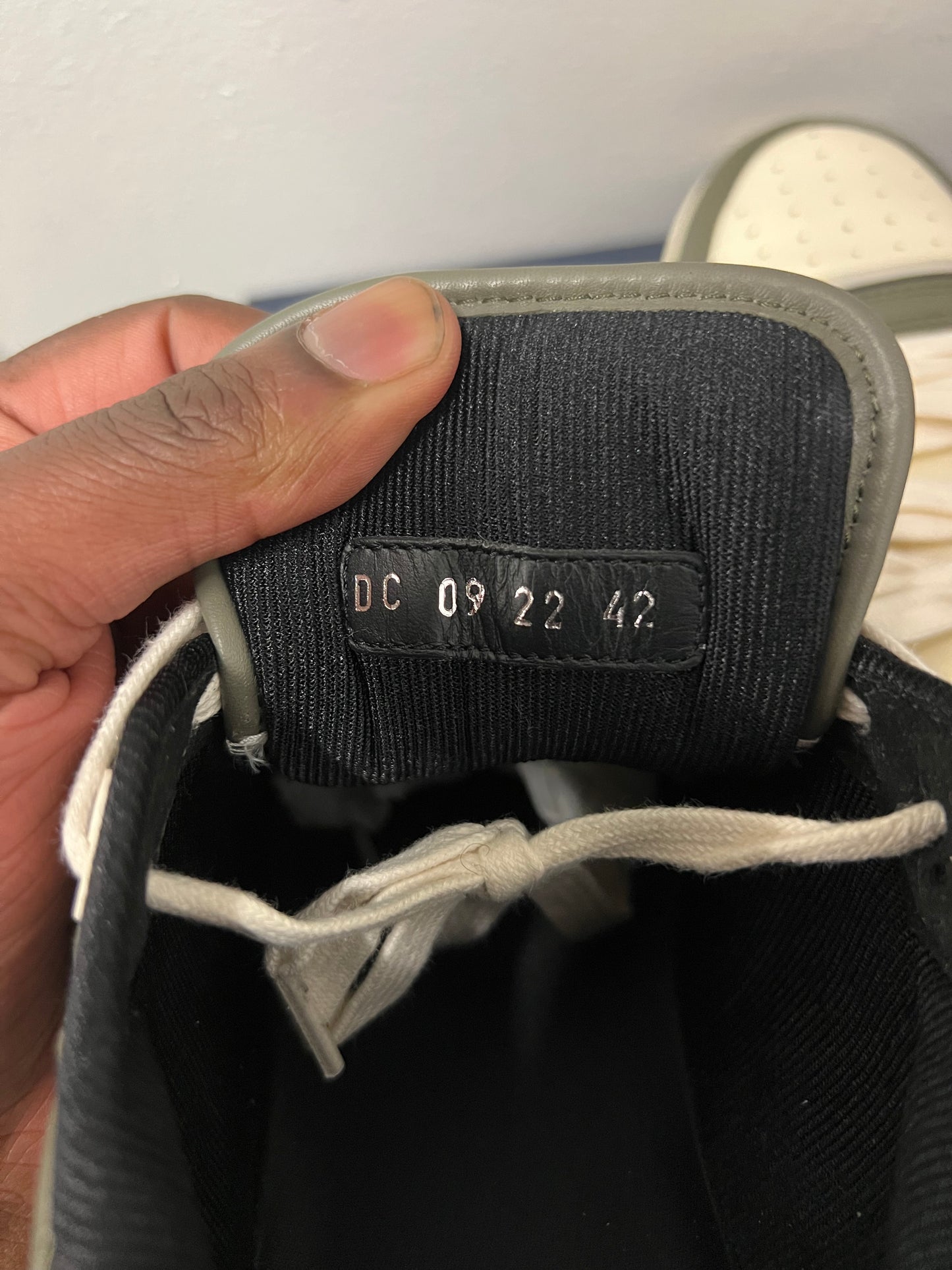Dior B27 low olive size 9men/10.5women(EU 42)