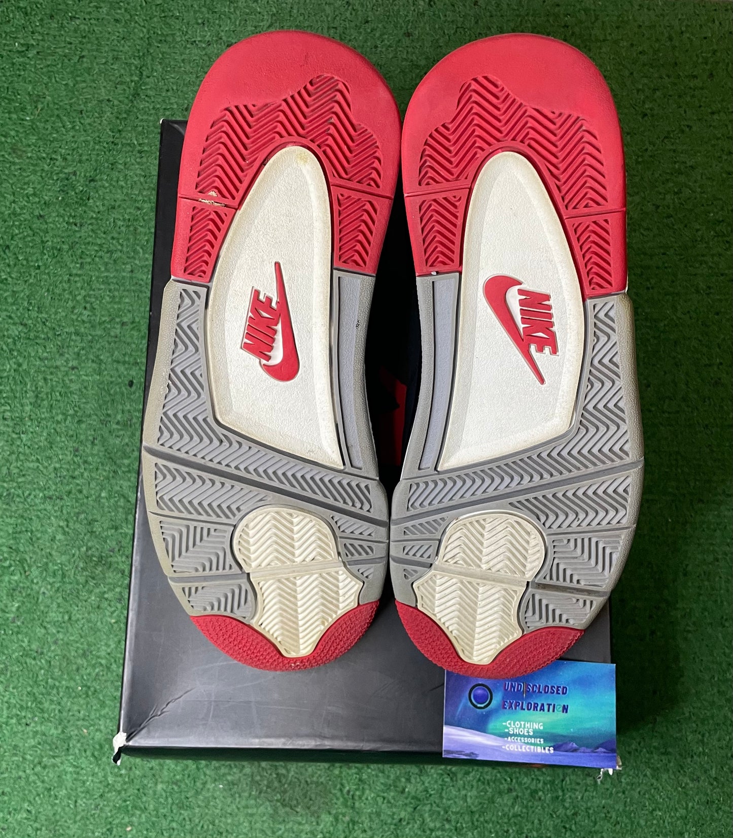 Jordan 4 Bred 2019 size 11men/12.5women