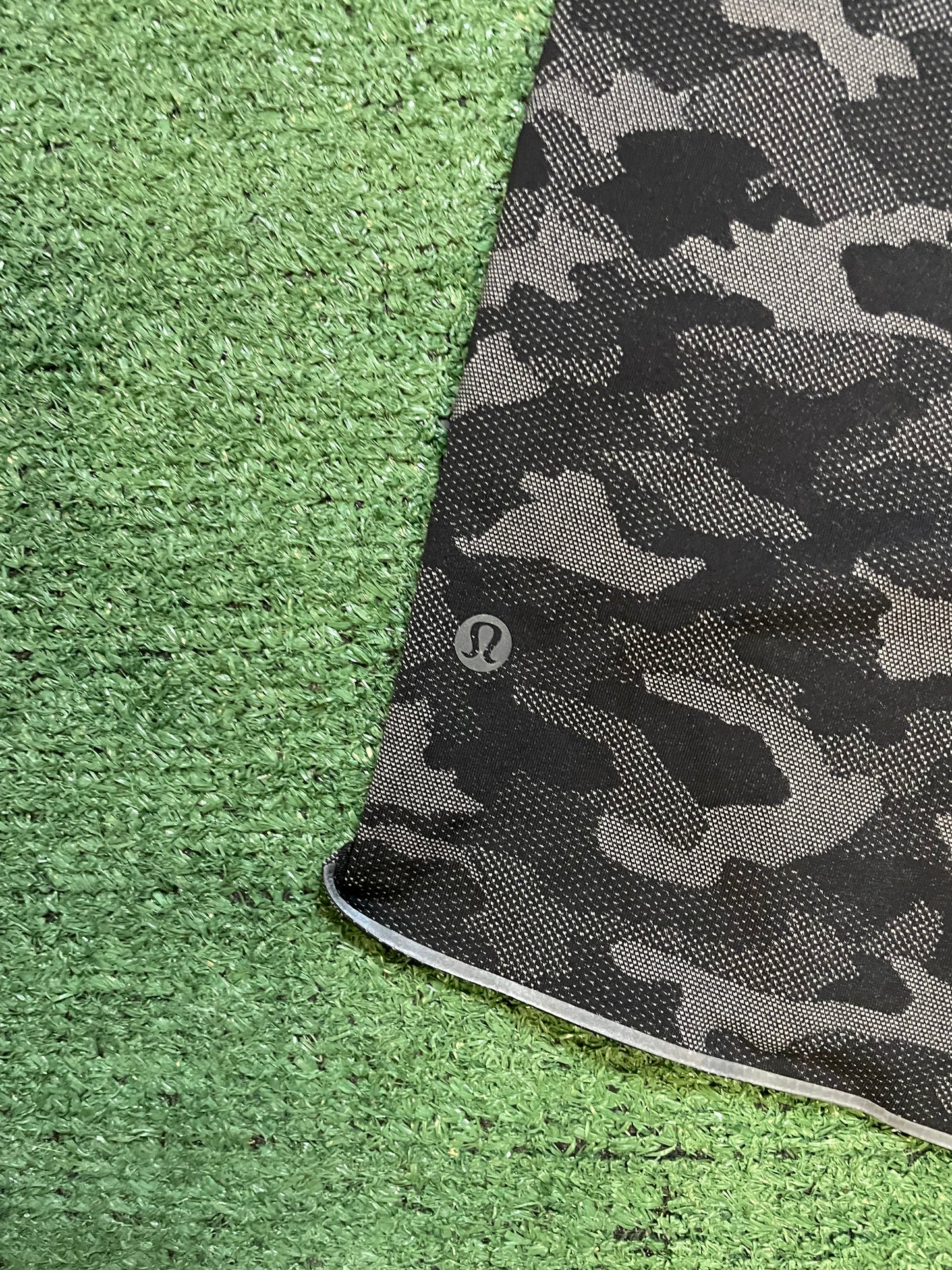 Lululemon pace breaker black camo shorts