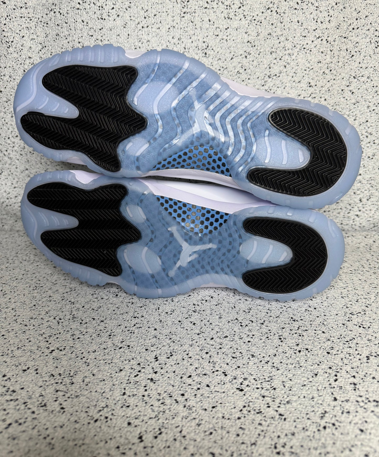 Jordan 11 Legend Blue