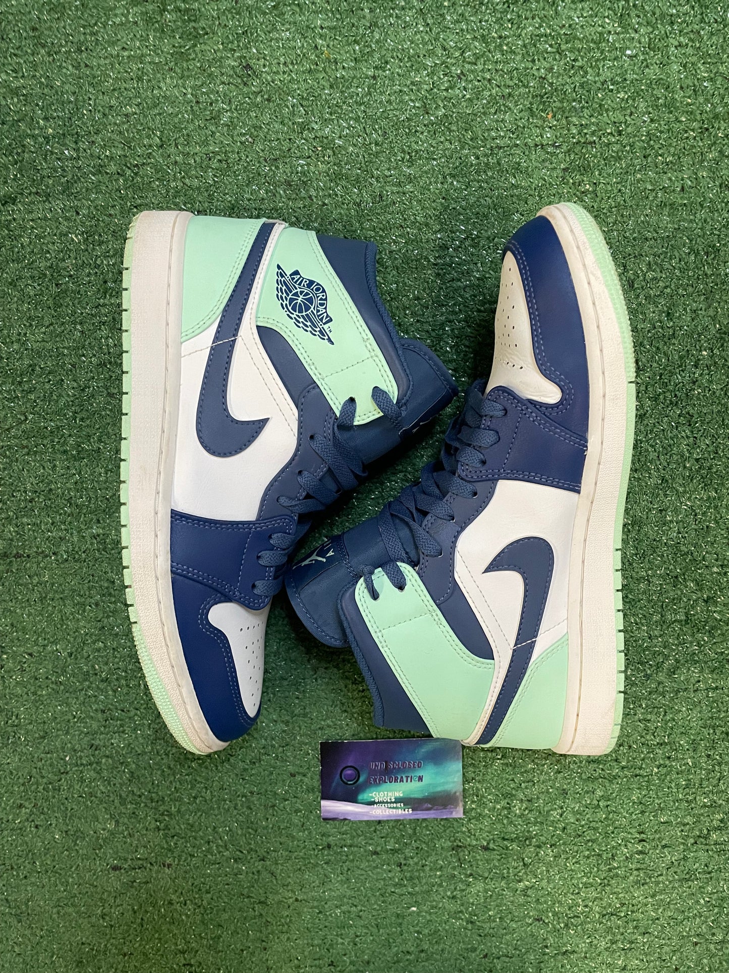 Jordan 1 mid blue mint size 9.5men/11women