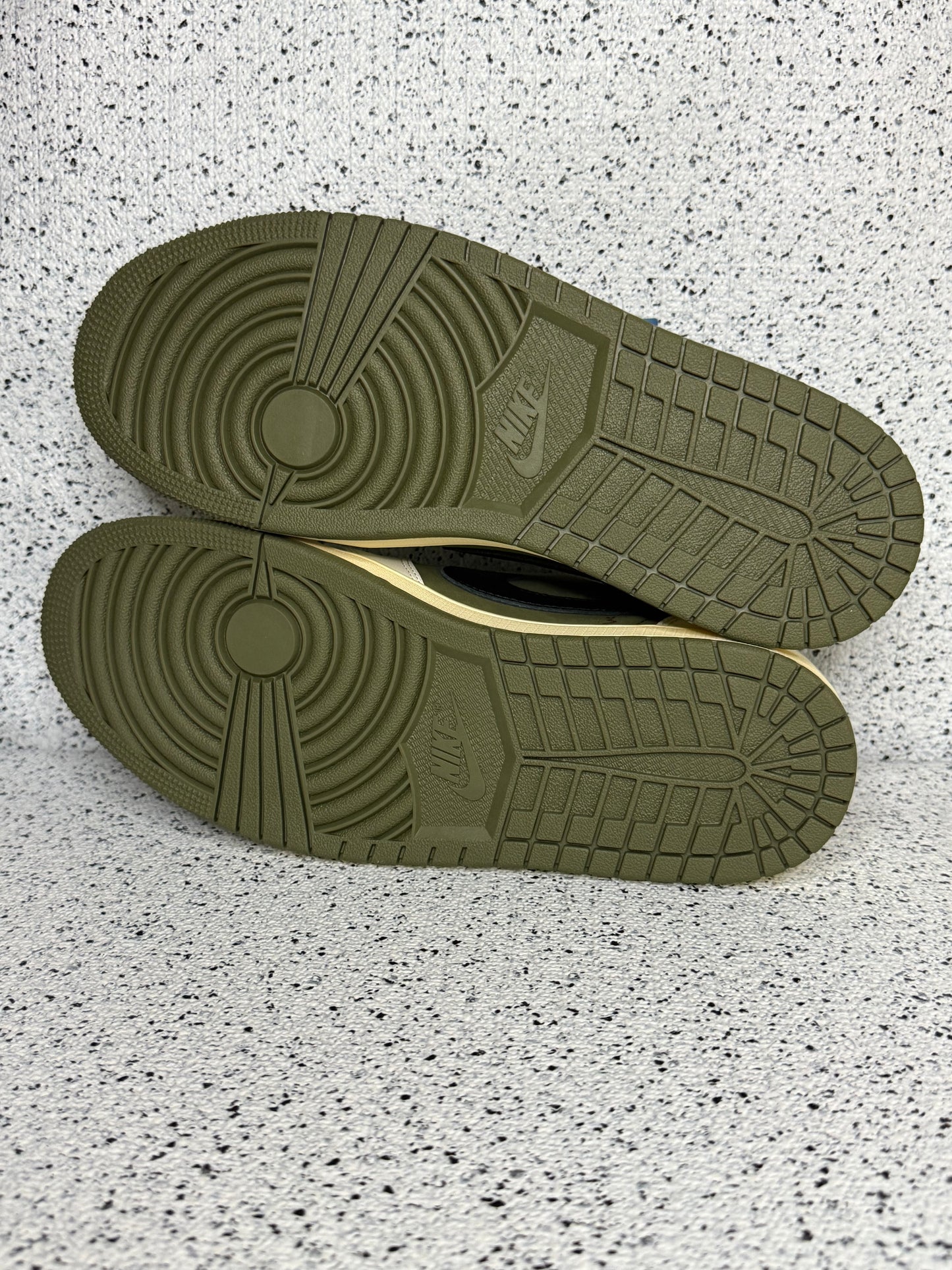Jordan 1 Low Travis Scott Medium Olive