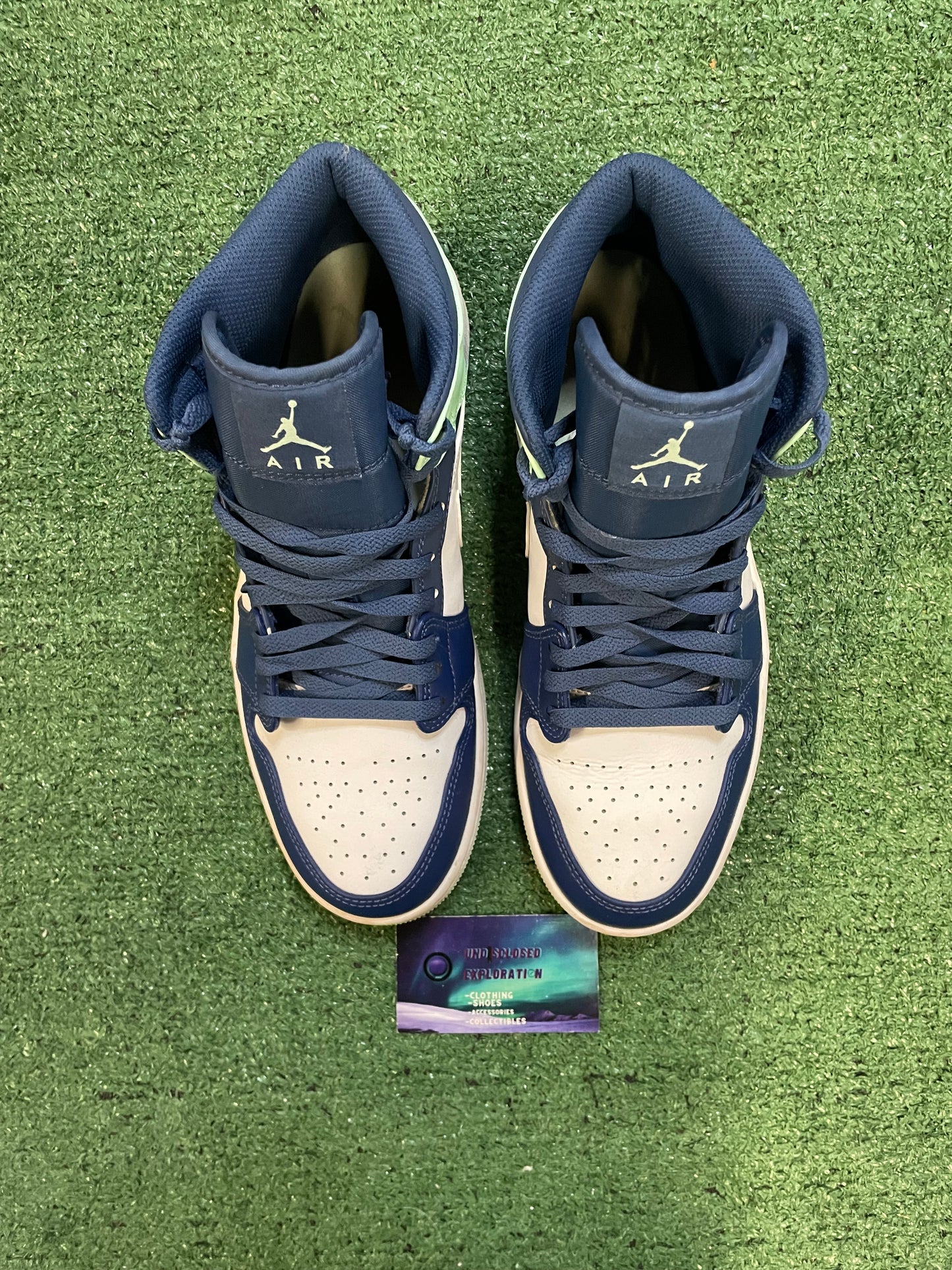 Jordan 1 mid blue mint size 9.5men/11women