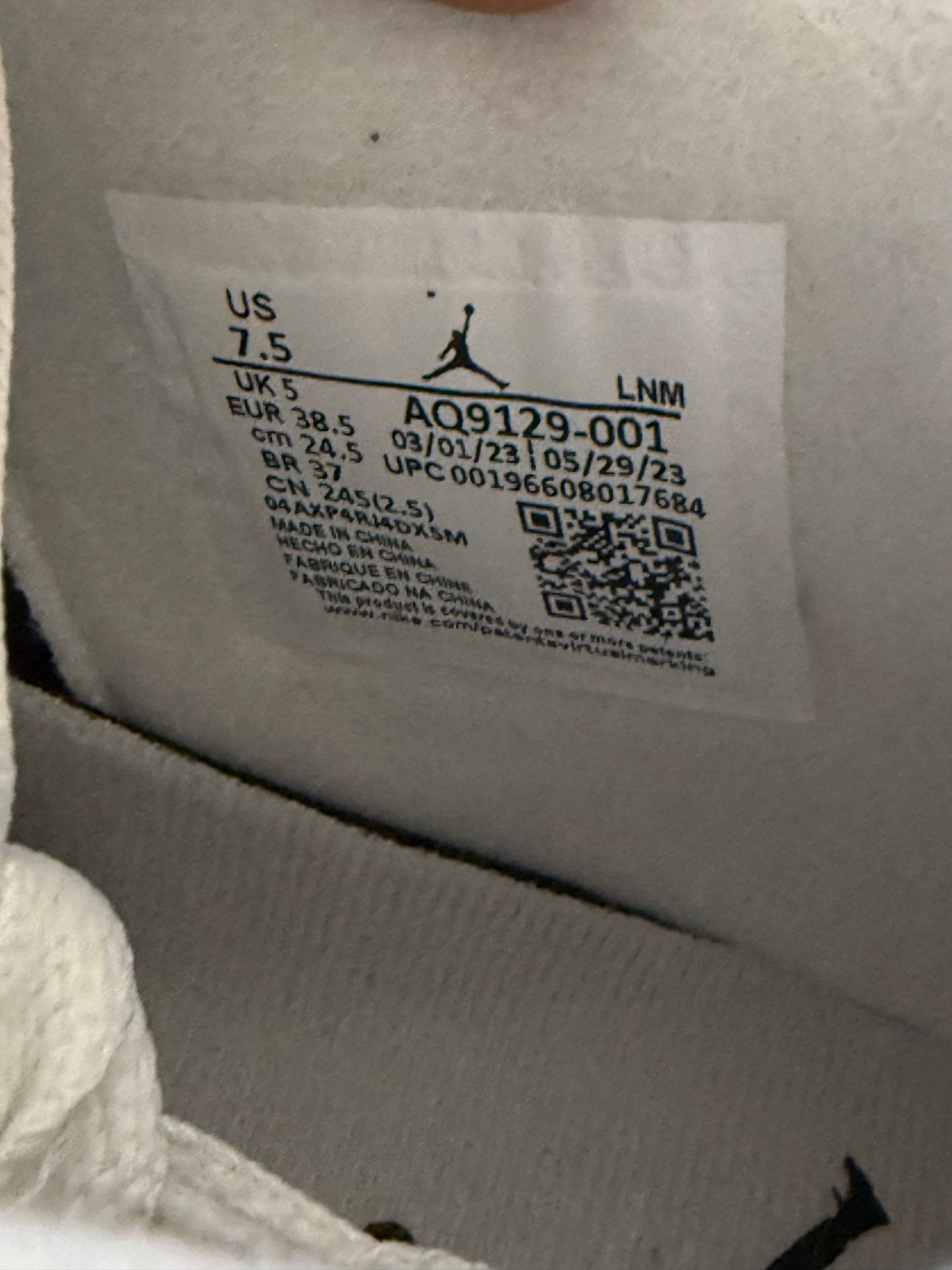 Jordan 4 Frozen Moments