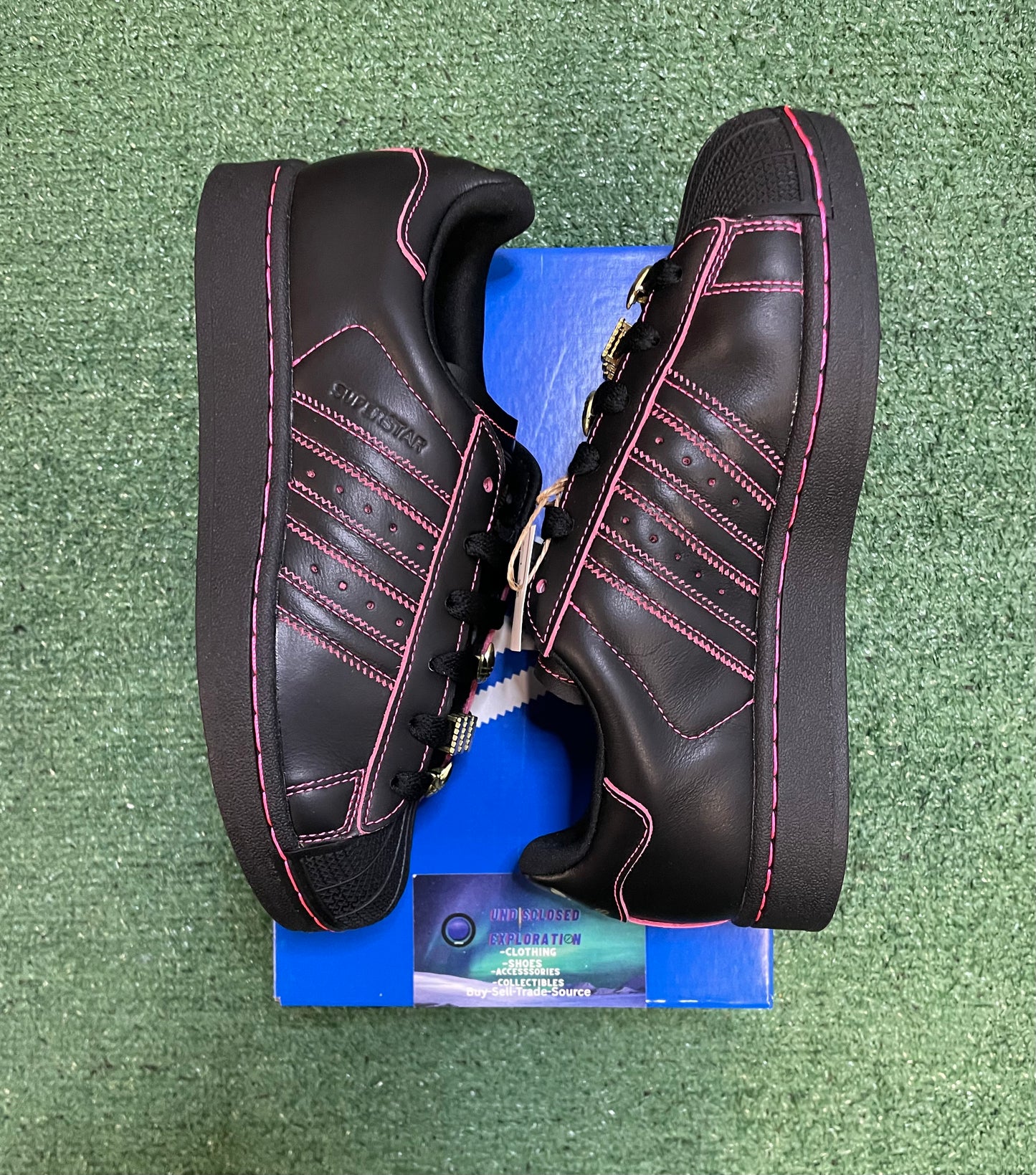 Adidas Superstar black and pink